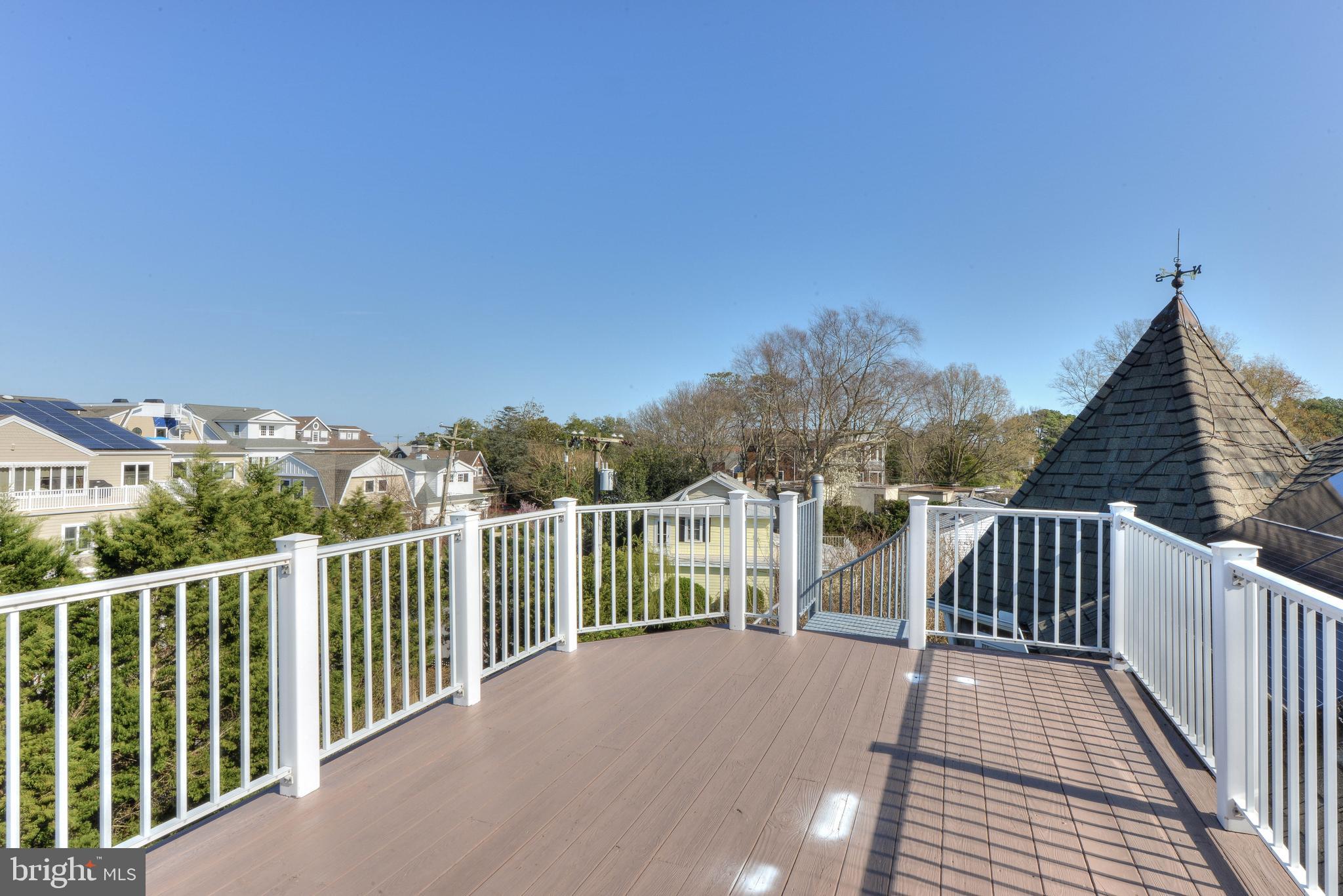 SILVER LAKE MANOR - Residential