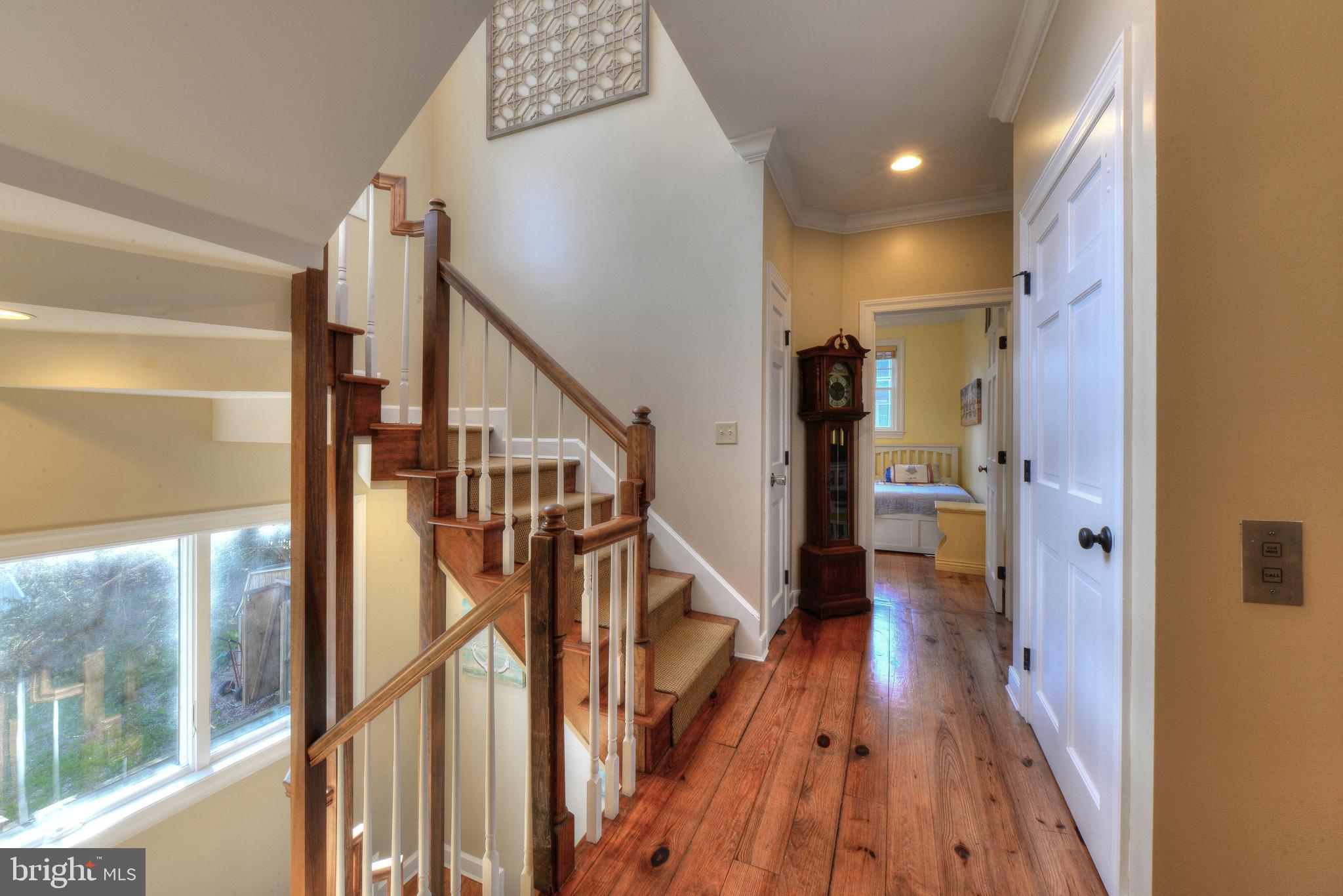 SILVER LAKE MANOR - Residential