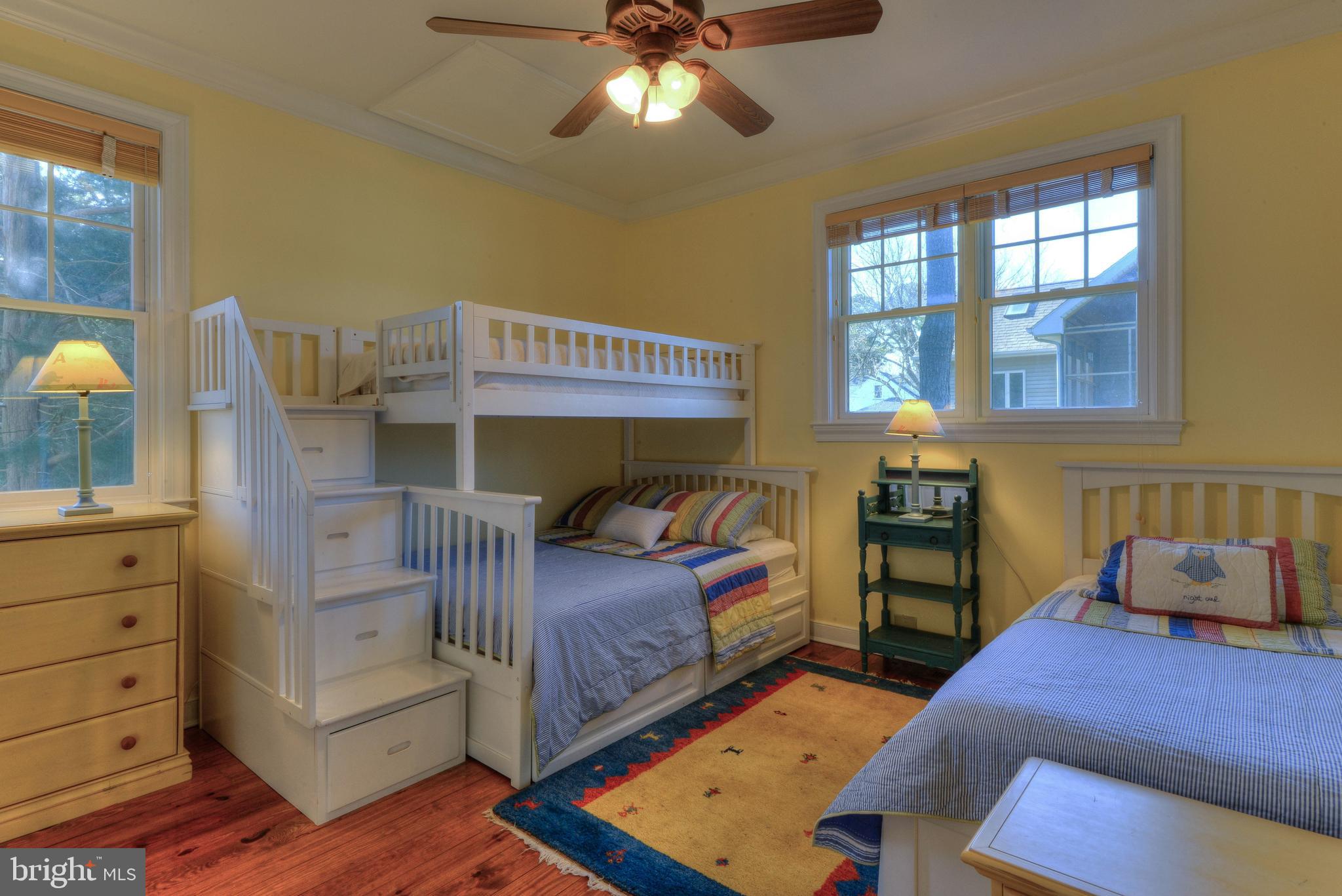 SILVER LAKE MANOR - Residential