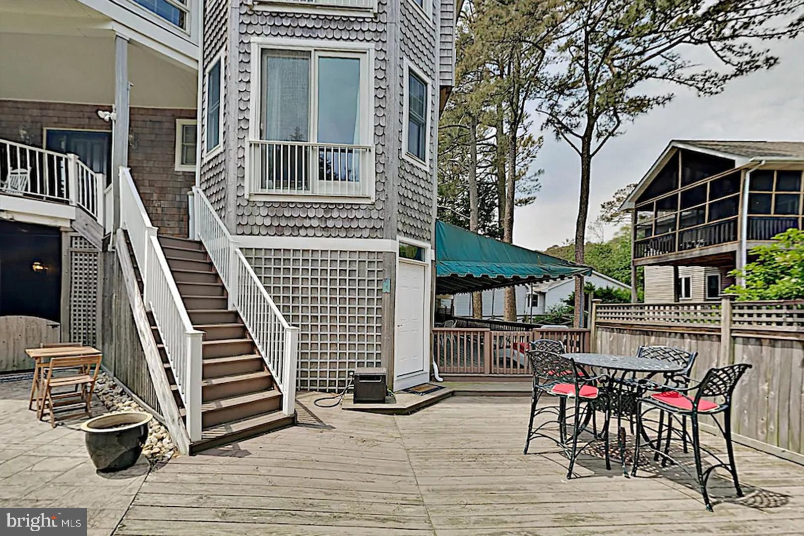 SILVER LAKE MANOR - Residential