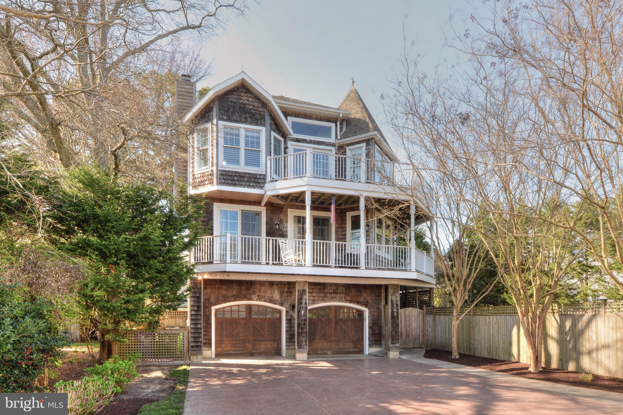 SILVER LAKE MANOR - Residential