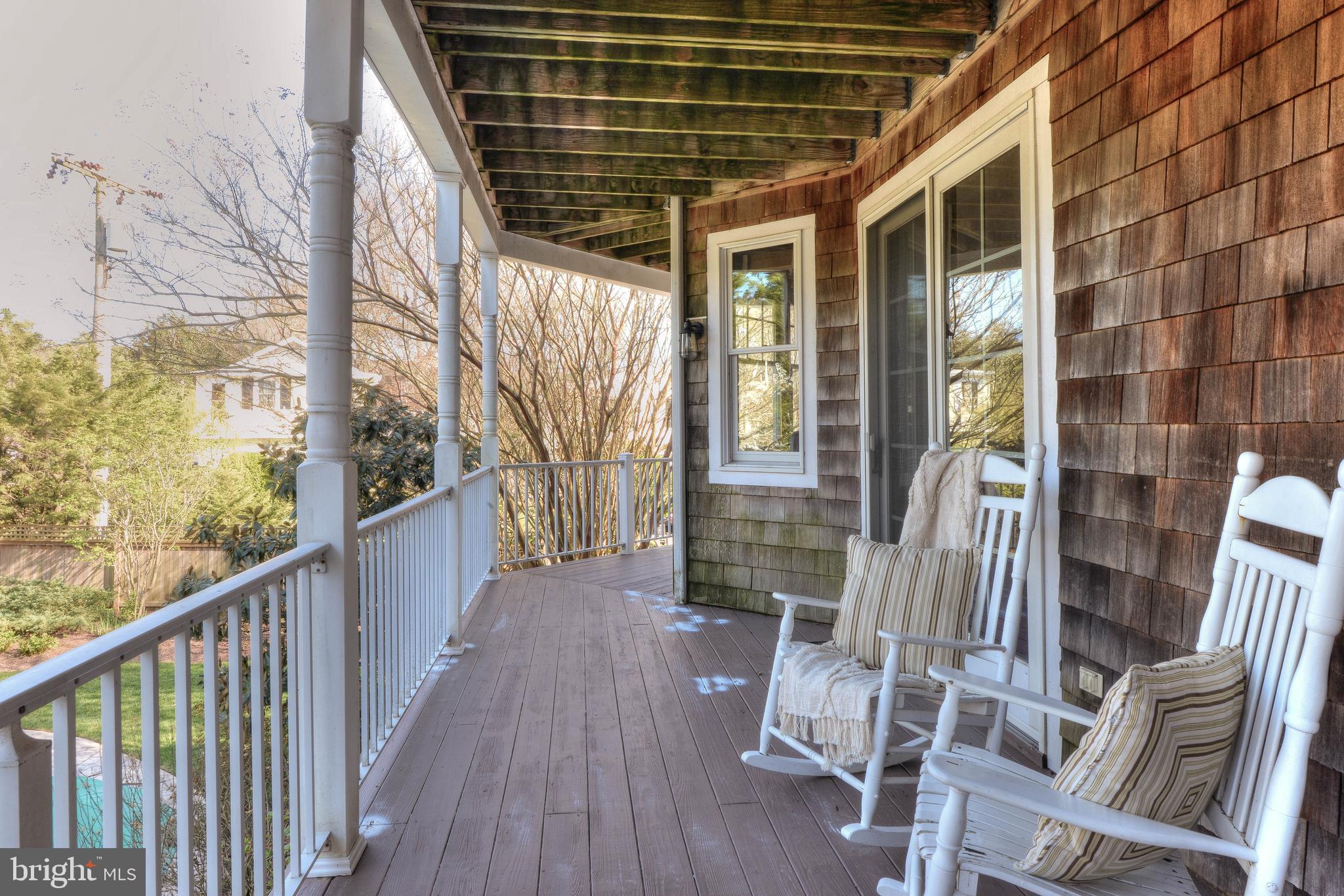 SILVER LAKE MANOR - Residential