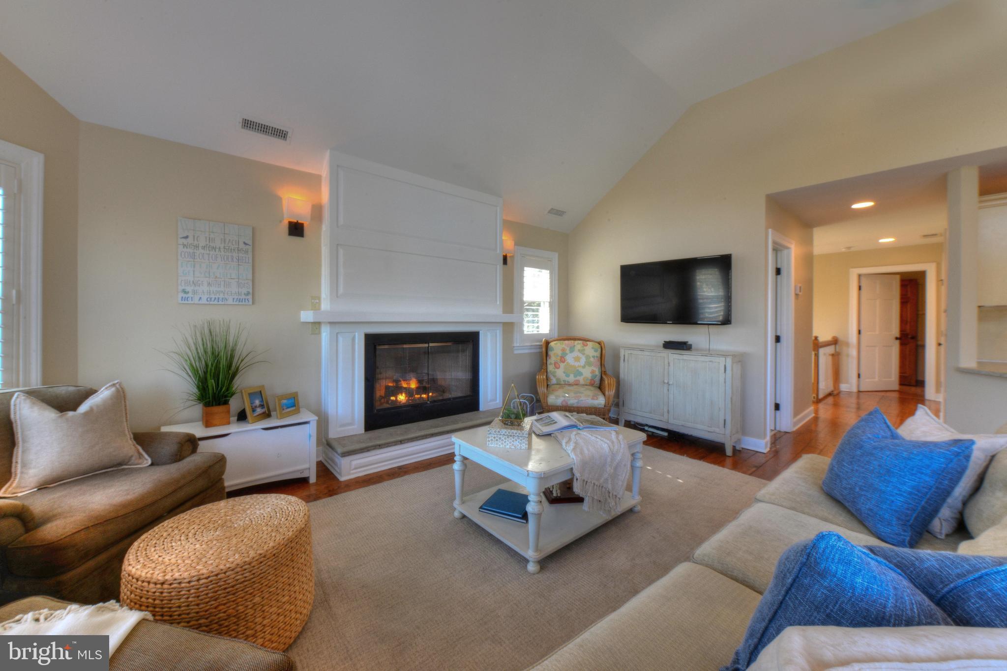 SILVER LAKE MANOR - Residential