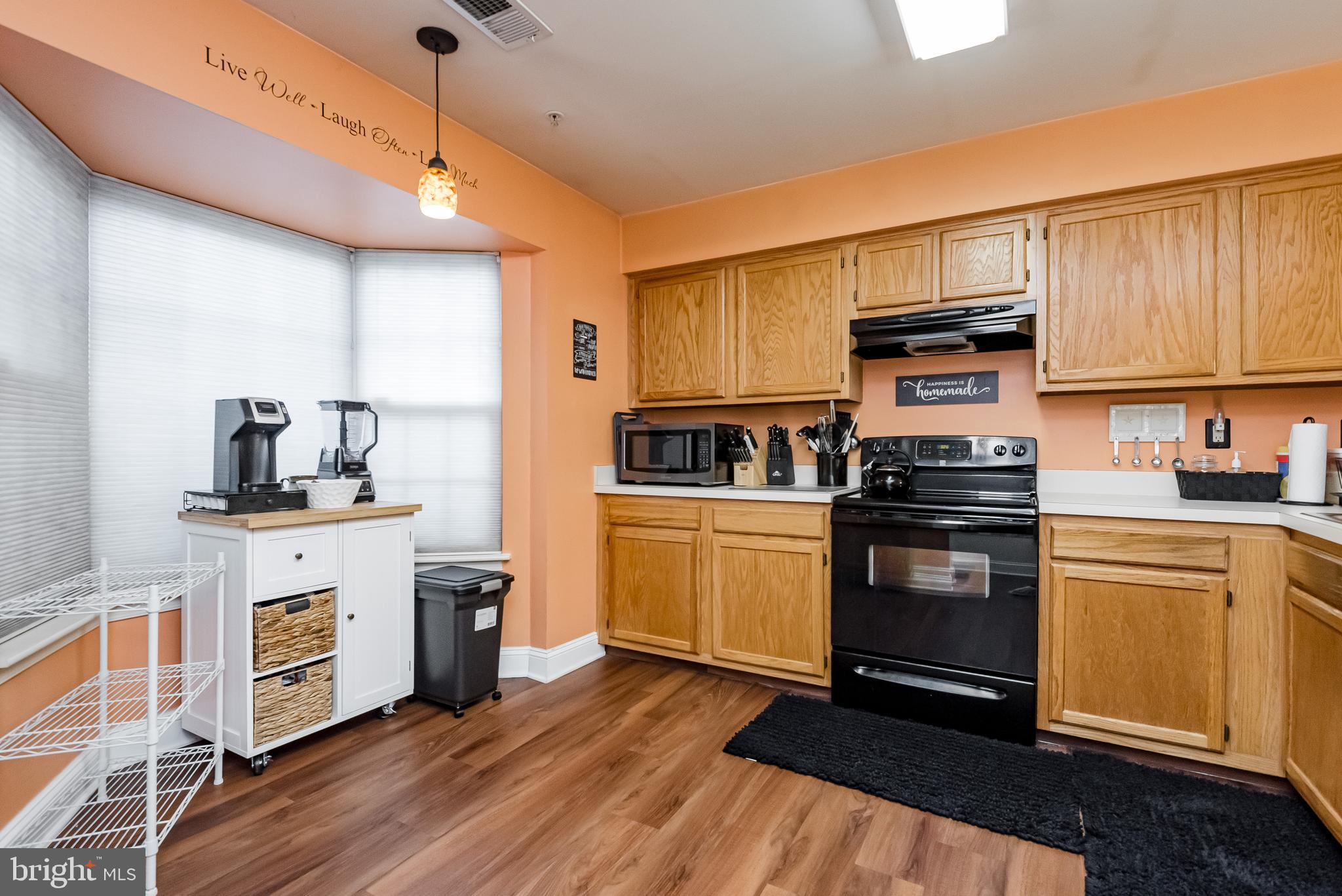 STONEHAVEN MEWS IN CROFTON VILLAGE - Residential