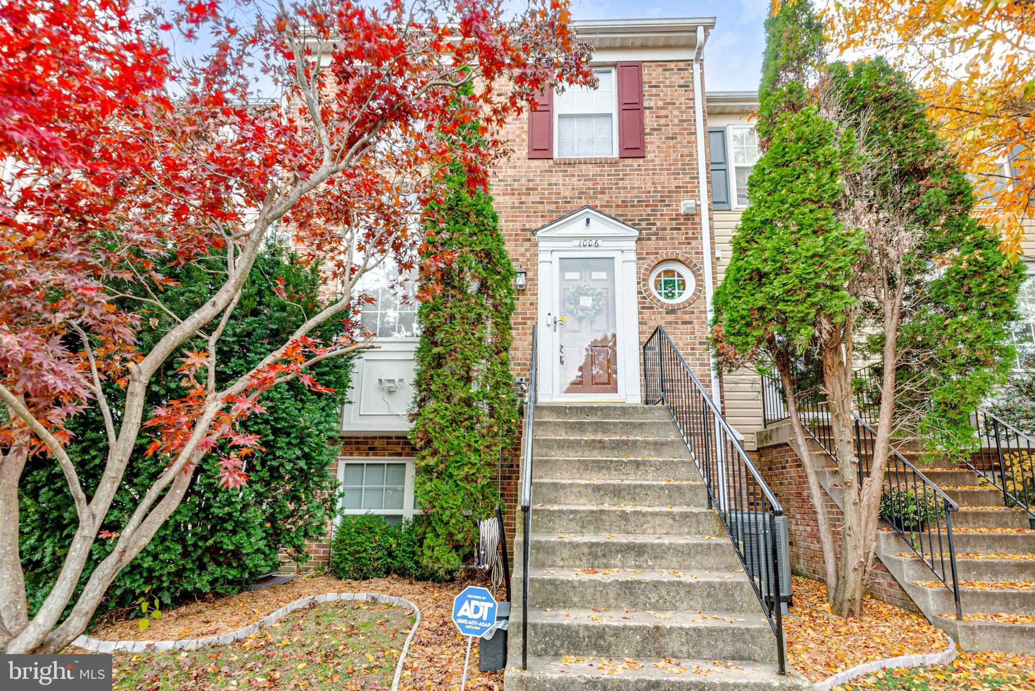 STONEHAVEN MEWS IN CROFTON VILLAGE - Residential