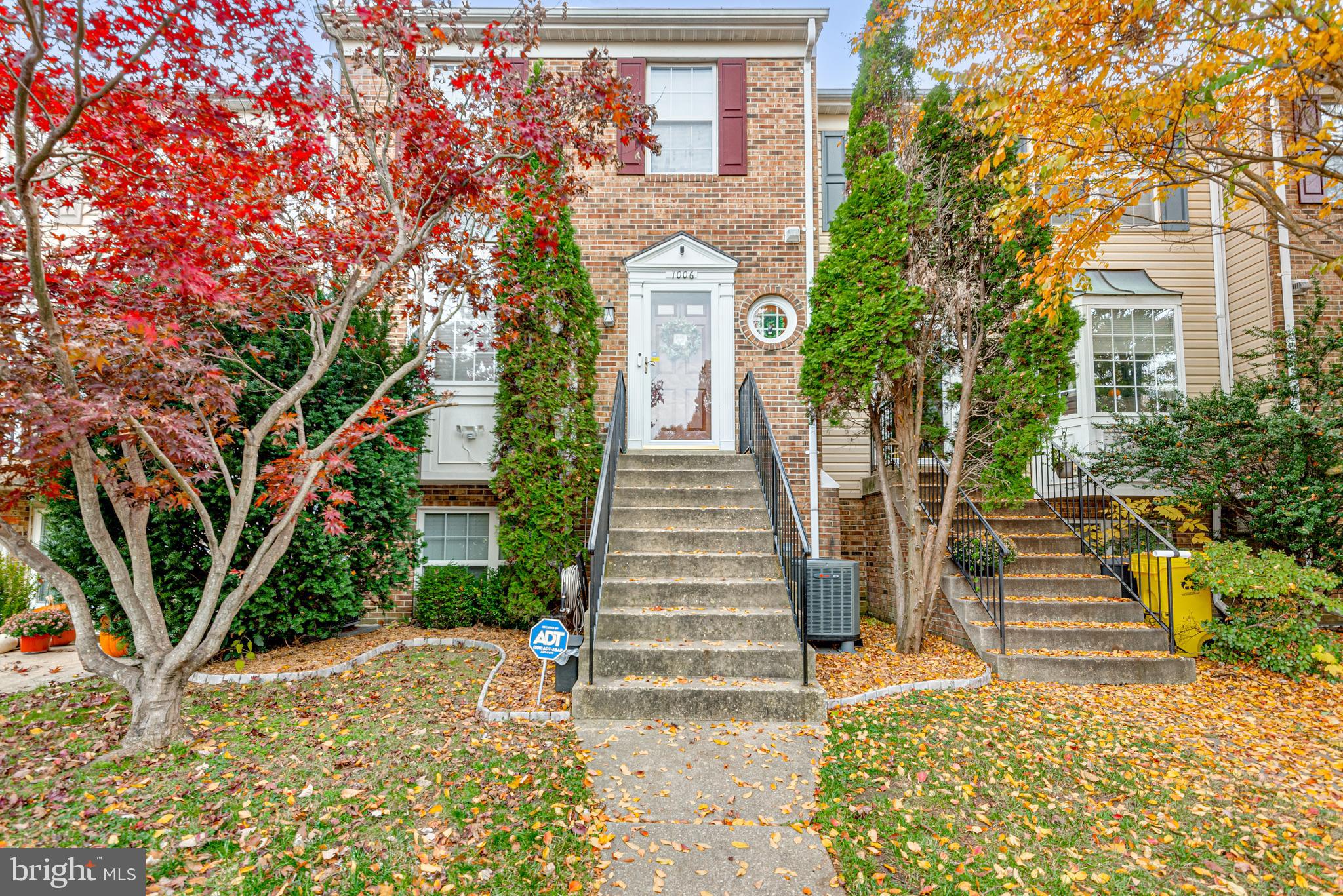 STONEHAVEN MEWS IN CROFTON VILLAGE - Residential