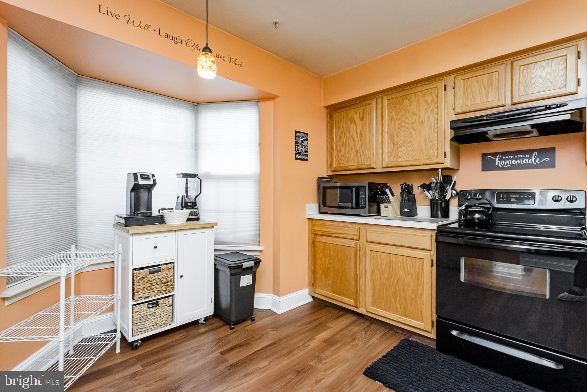 STONEHAVEN MEWS IN CROFTON VILLAGE - Residential