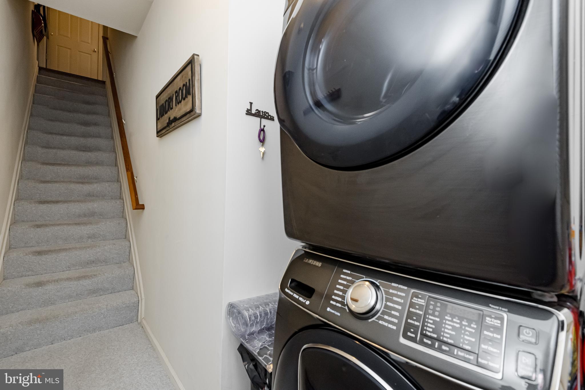 STONEHAVEN MEWS IN CROFTON VILLAGE - Residential