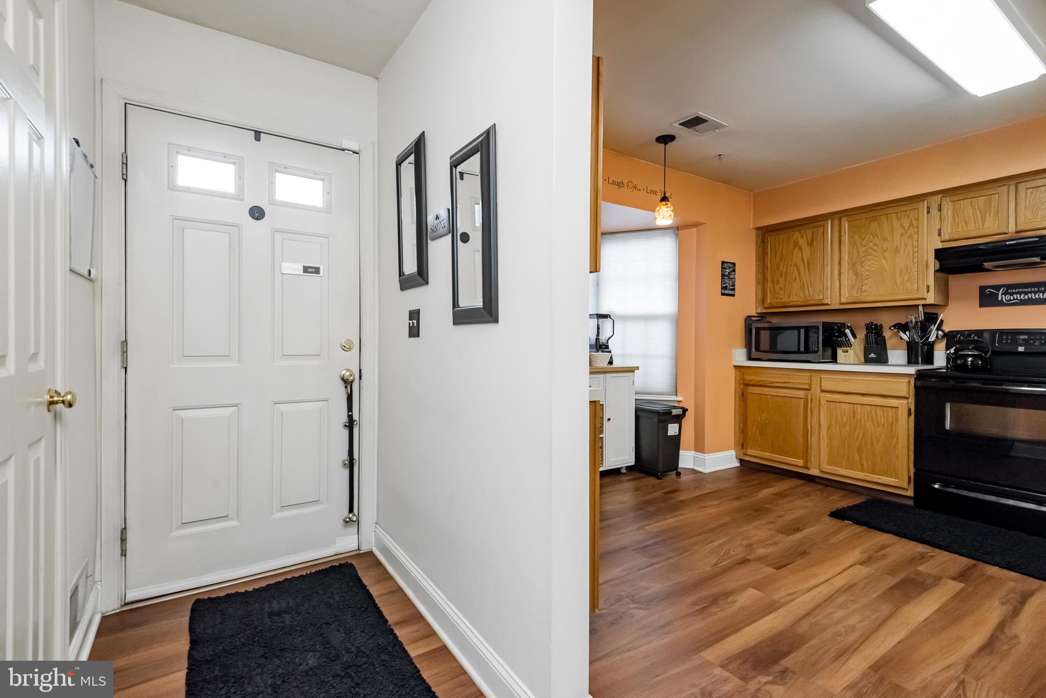 STONEHAVEN MEWS IN CROFTON VILLAGE - Residential