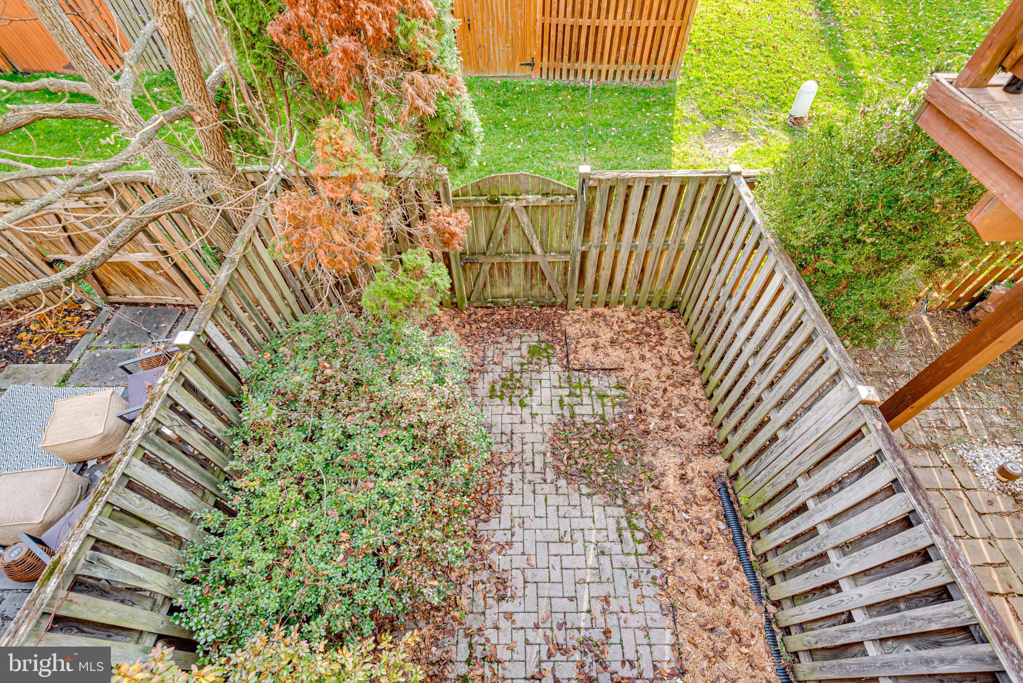 STONEHAVEN MEWS IN CROFTON VILLAGE - Residential