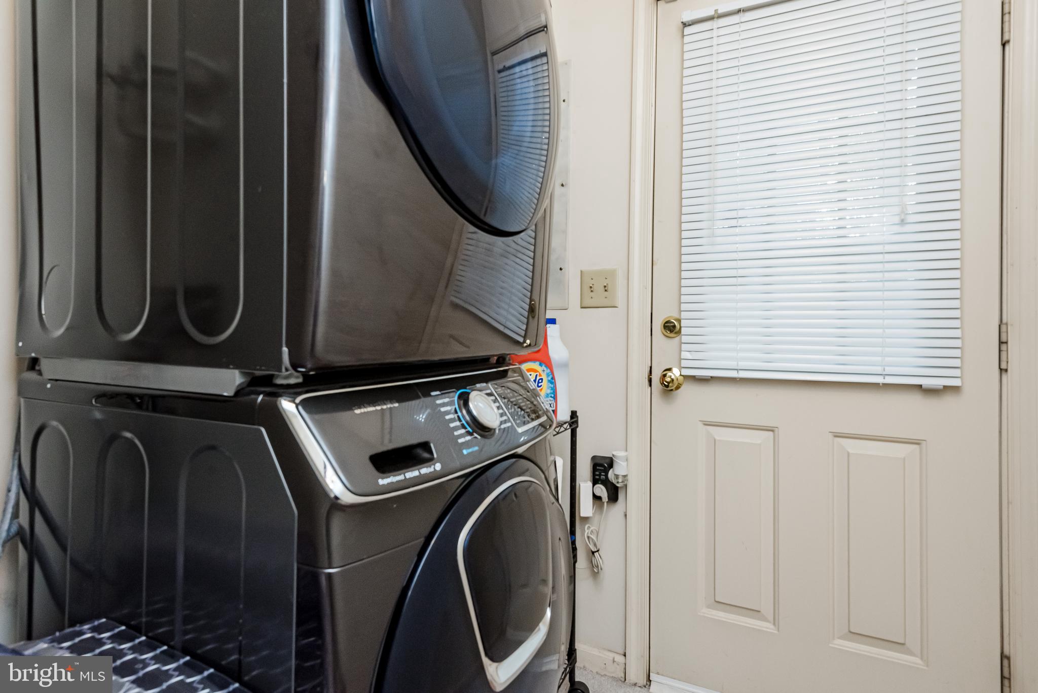 STONEHAVEN MEWS IN CROFTON VILLAGE - Residential