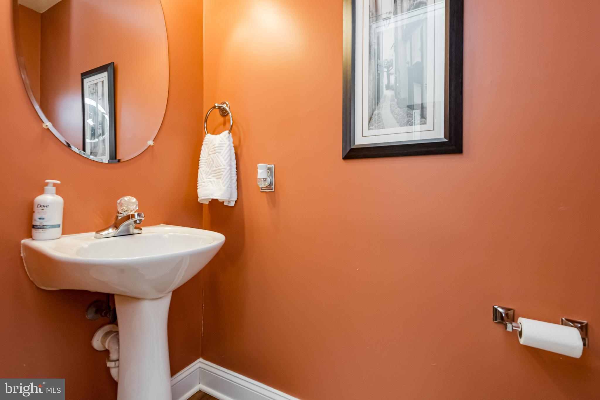 STONEHAVEN MEWS IN CROFTON VILLAGE - Residential