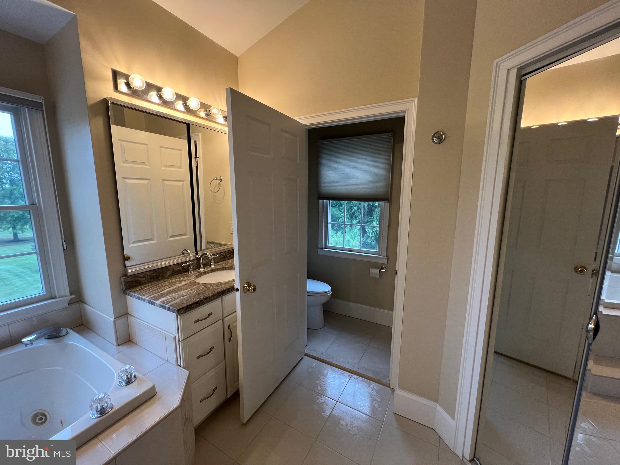 NORTHAMPTON HUNT - Residential