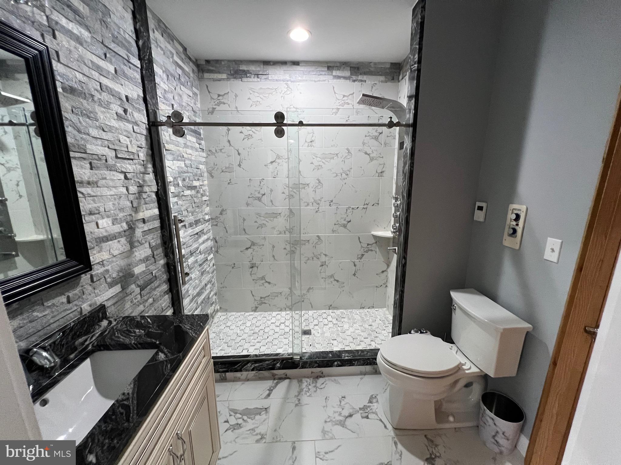 NORTHAMPTON HUNT - Residential