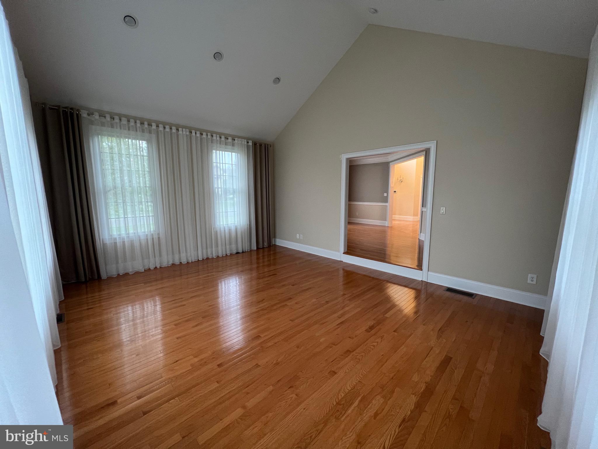 NORTHAMPTON HUNT - Residential