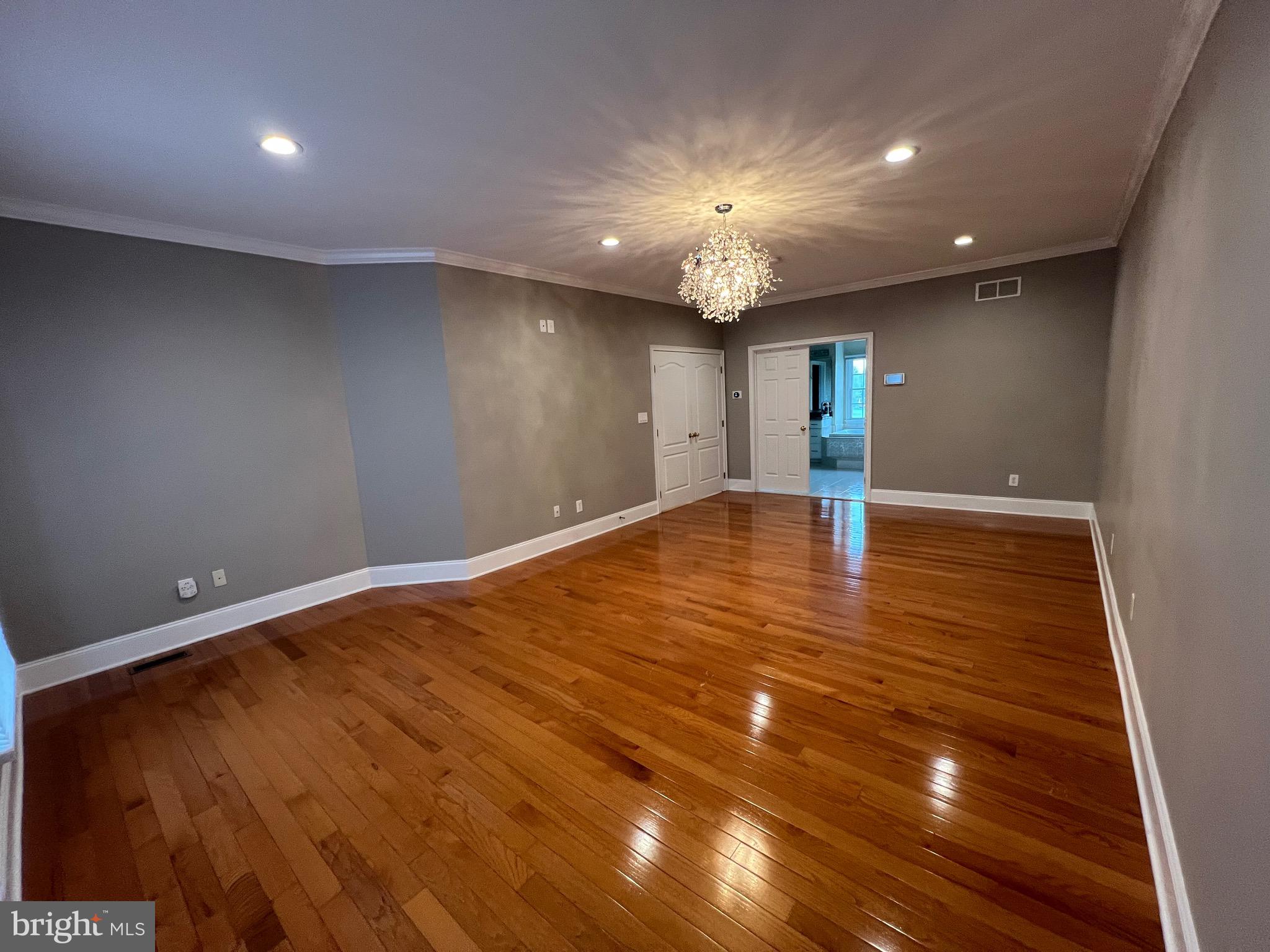 NORTHAMPTON HUNT - Residential