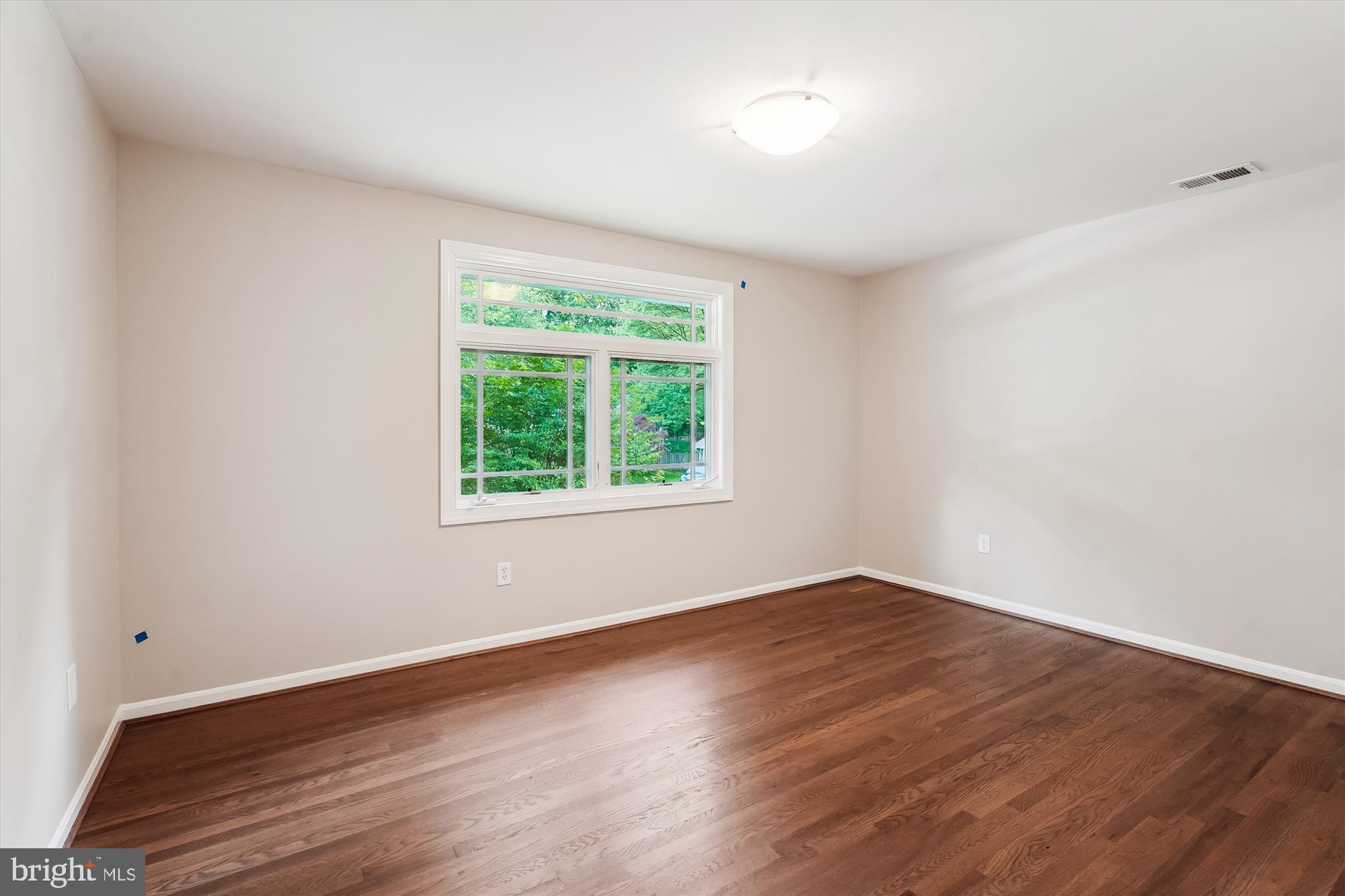 KINGS PARK WEST - Residential Lease