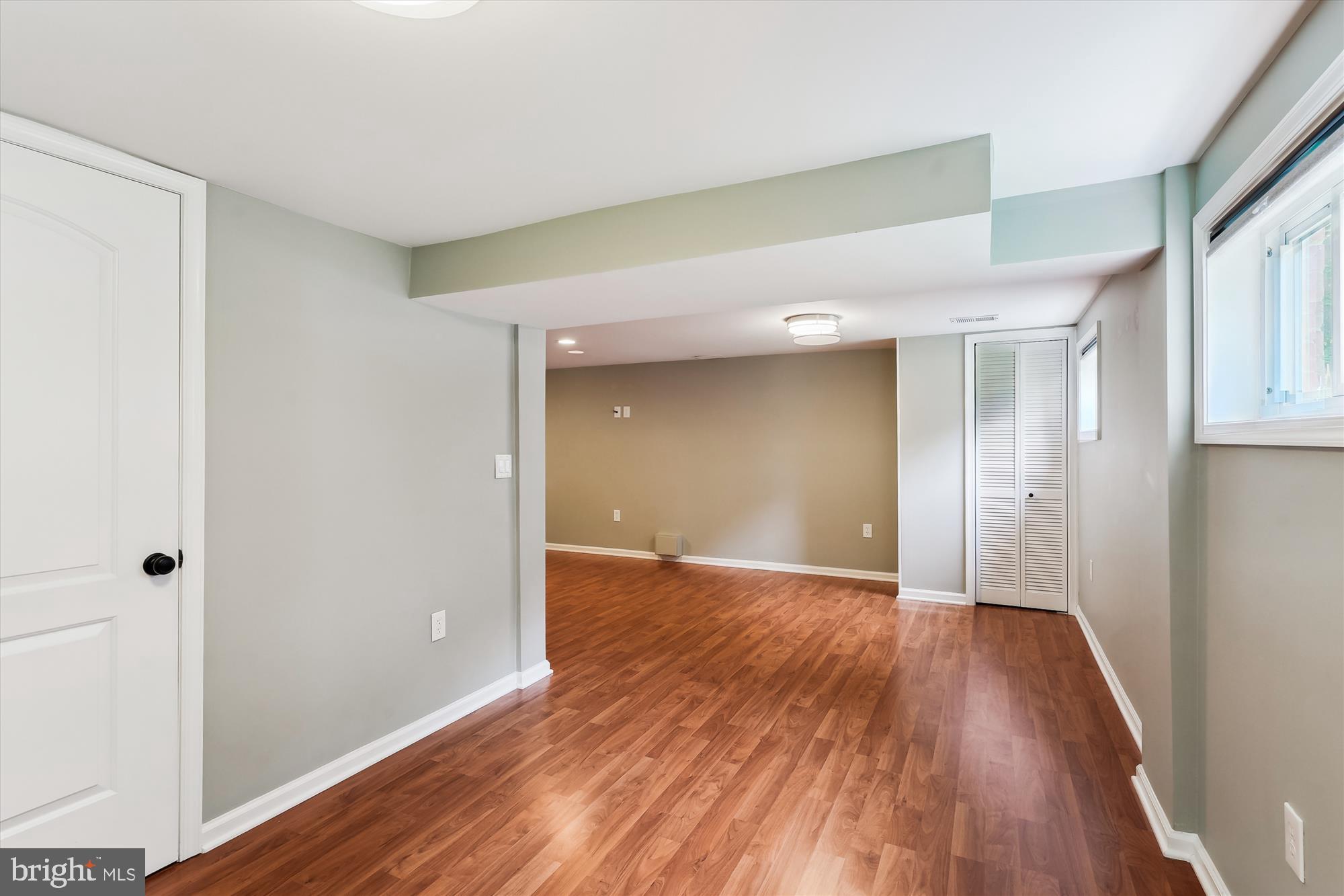 KINGS PARK WEST - Residential Lease