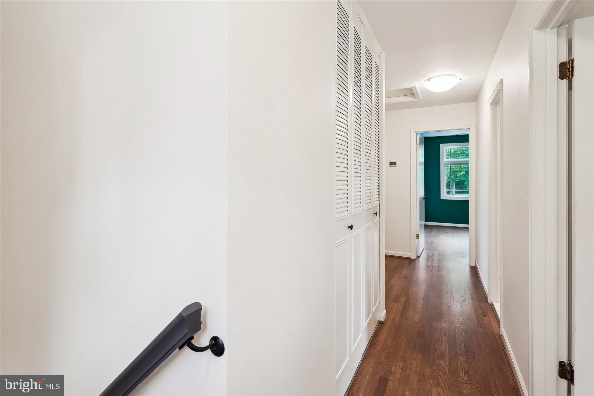 KINGS PARK WEST - Residential Lease