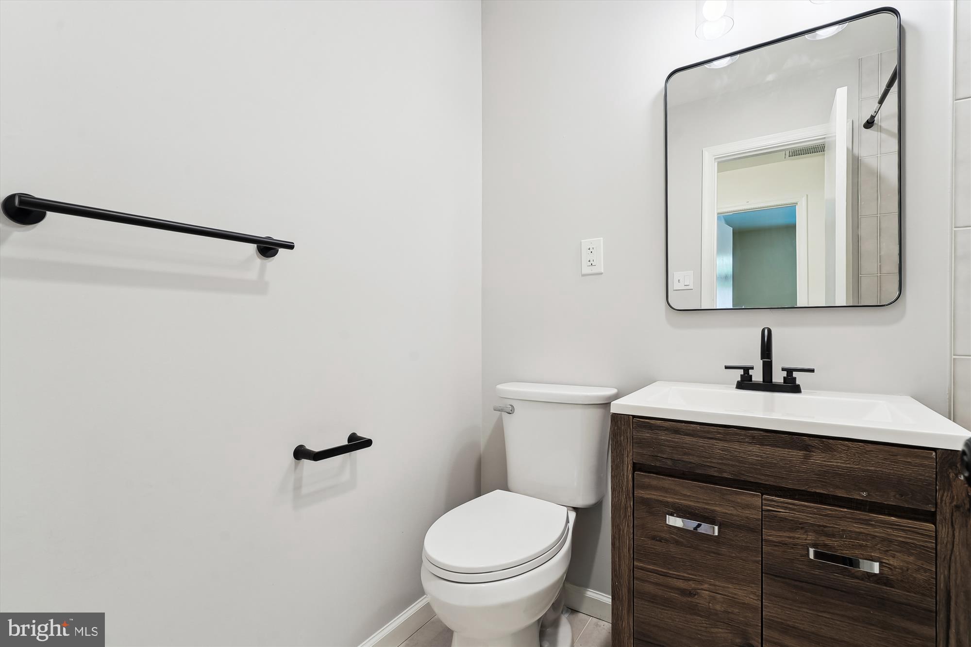 KINGS PARK WEST - Residential Lease