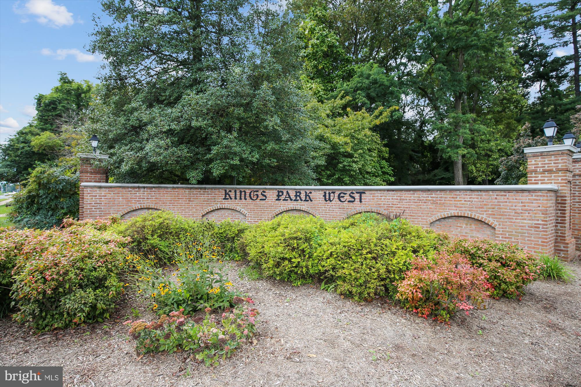 KINGS PARK WEST - Residential Lease