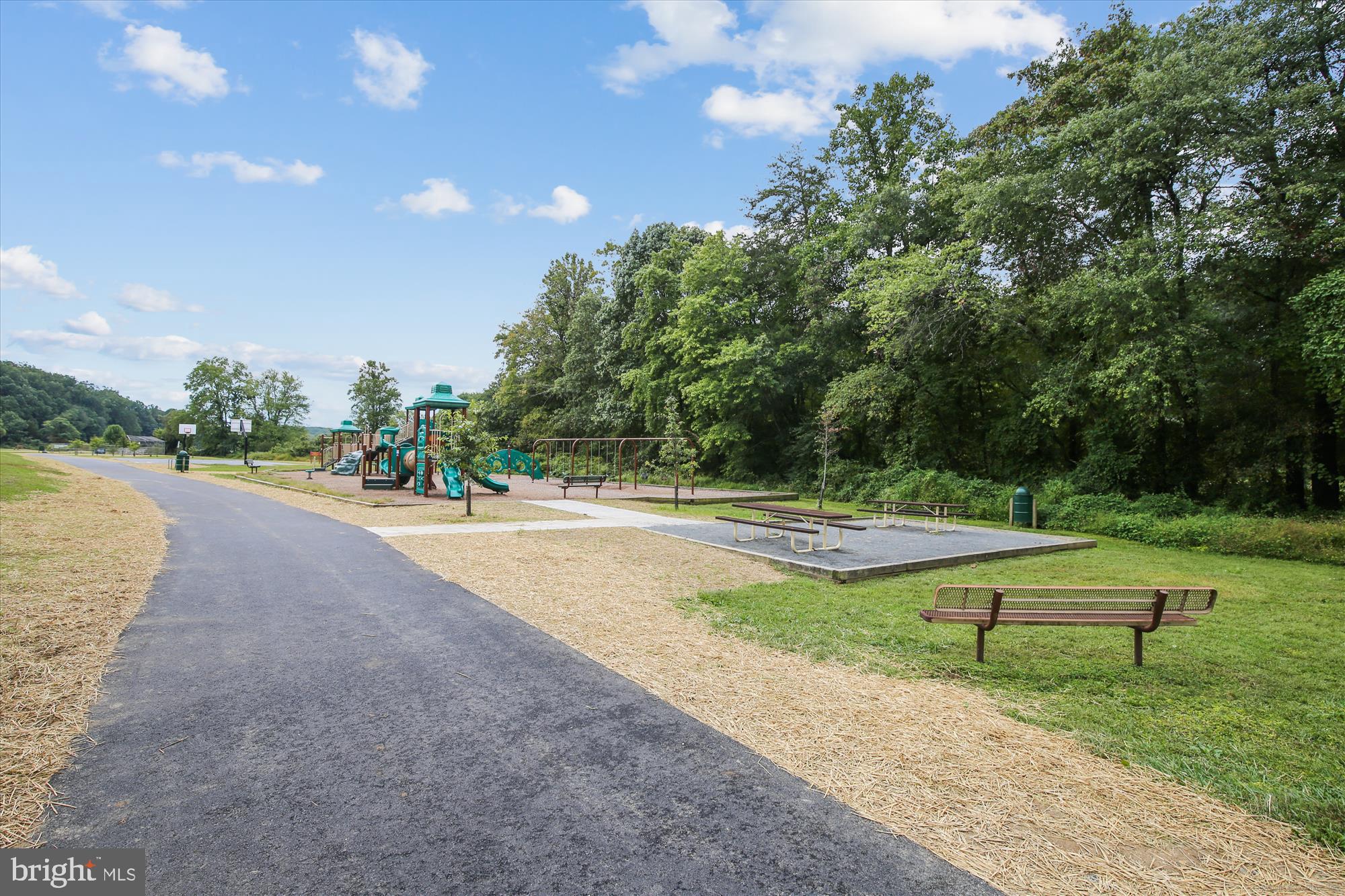 KINGS PARK WEST - Residential Lease