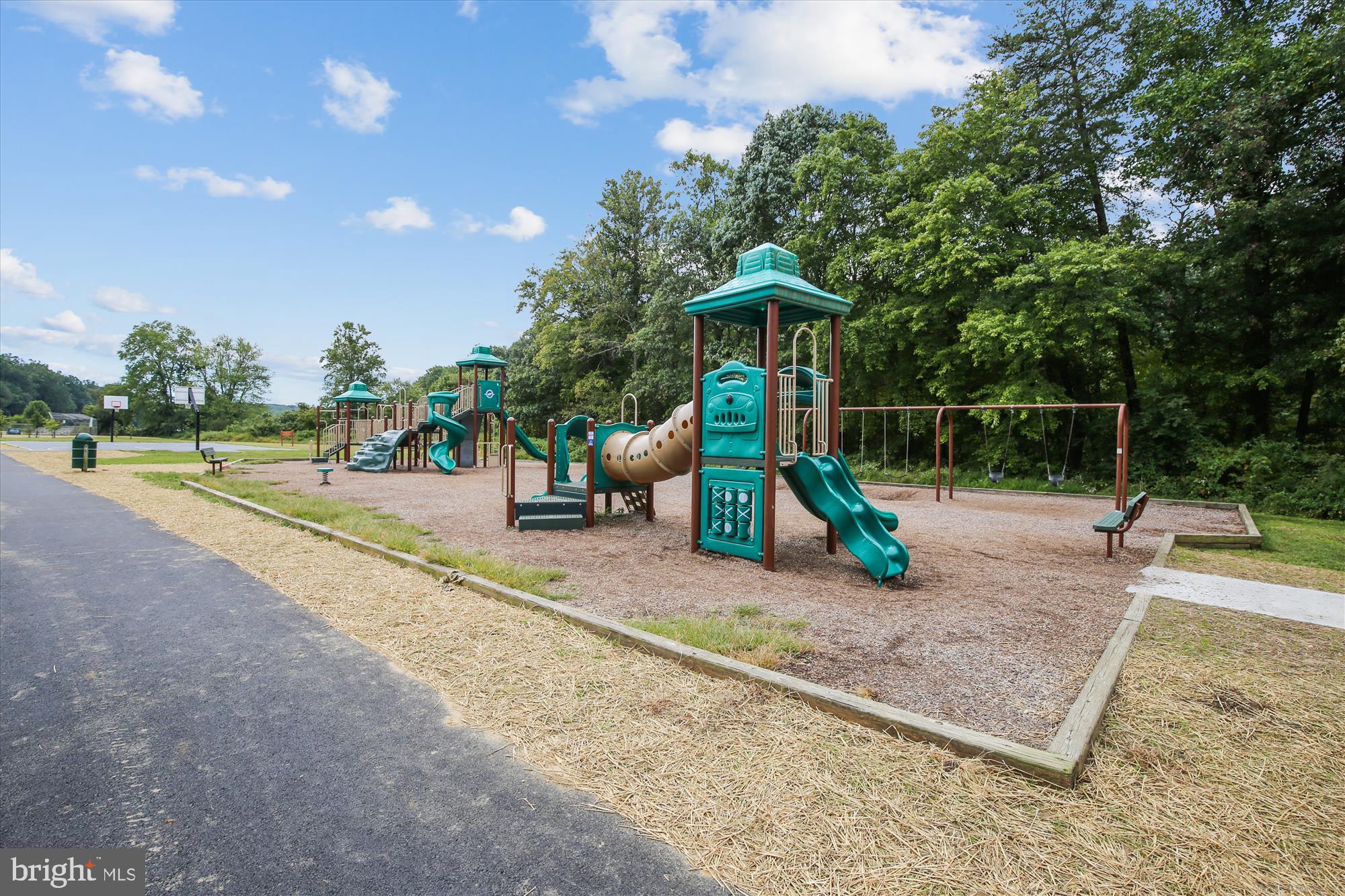 KINGS PARK WEST - Residential Lease