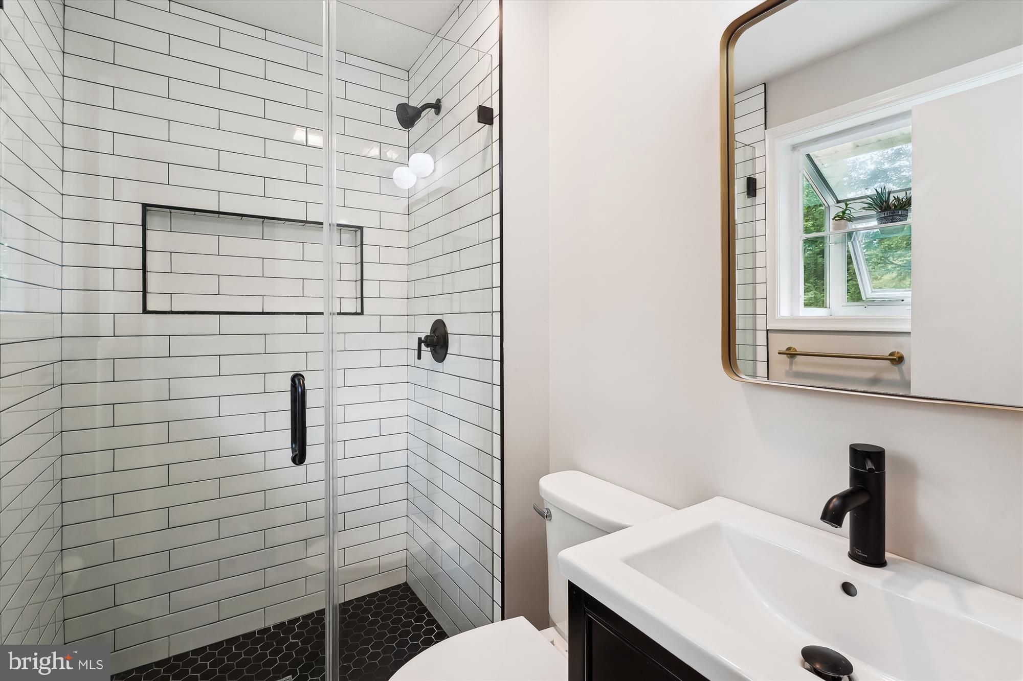 KINGS PARK WEST - Residential Lease