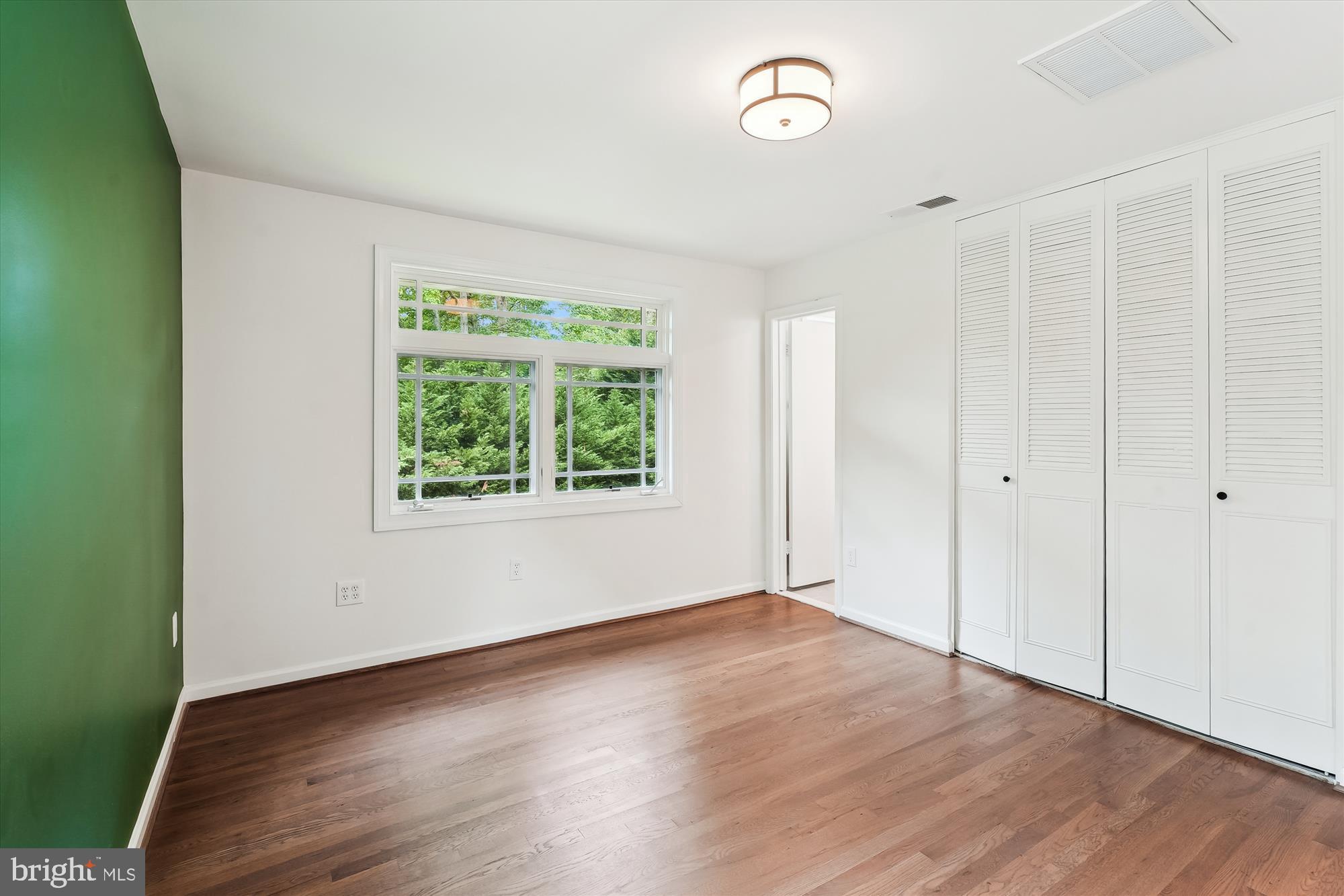 KINGS PARK WEST - Residential Lease