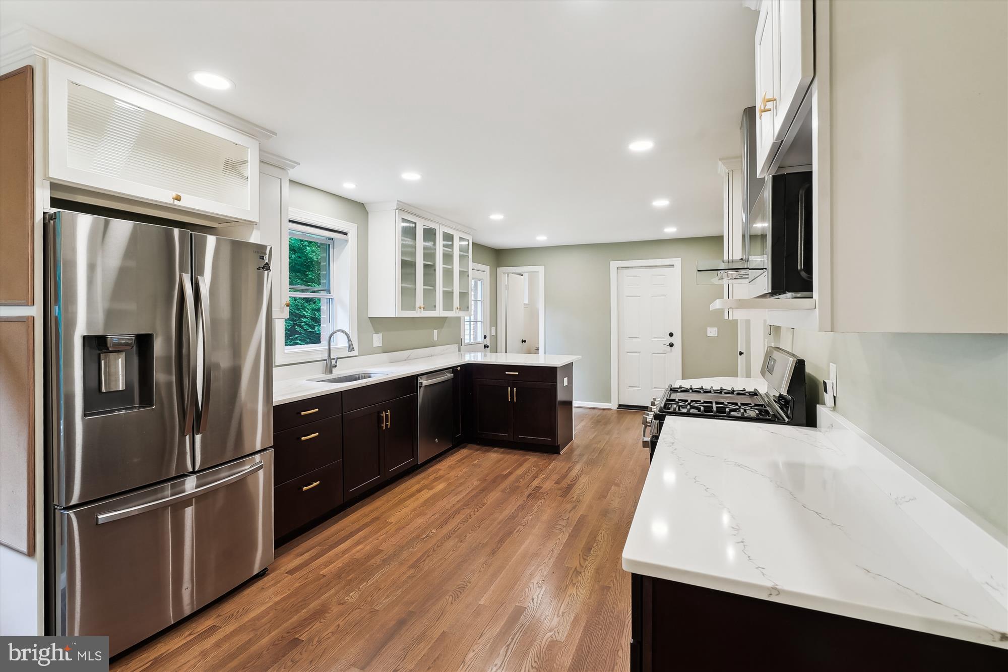 KINGS PARK WEST - Residential Lease