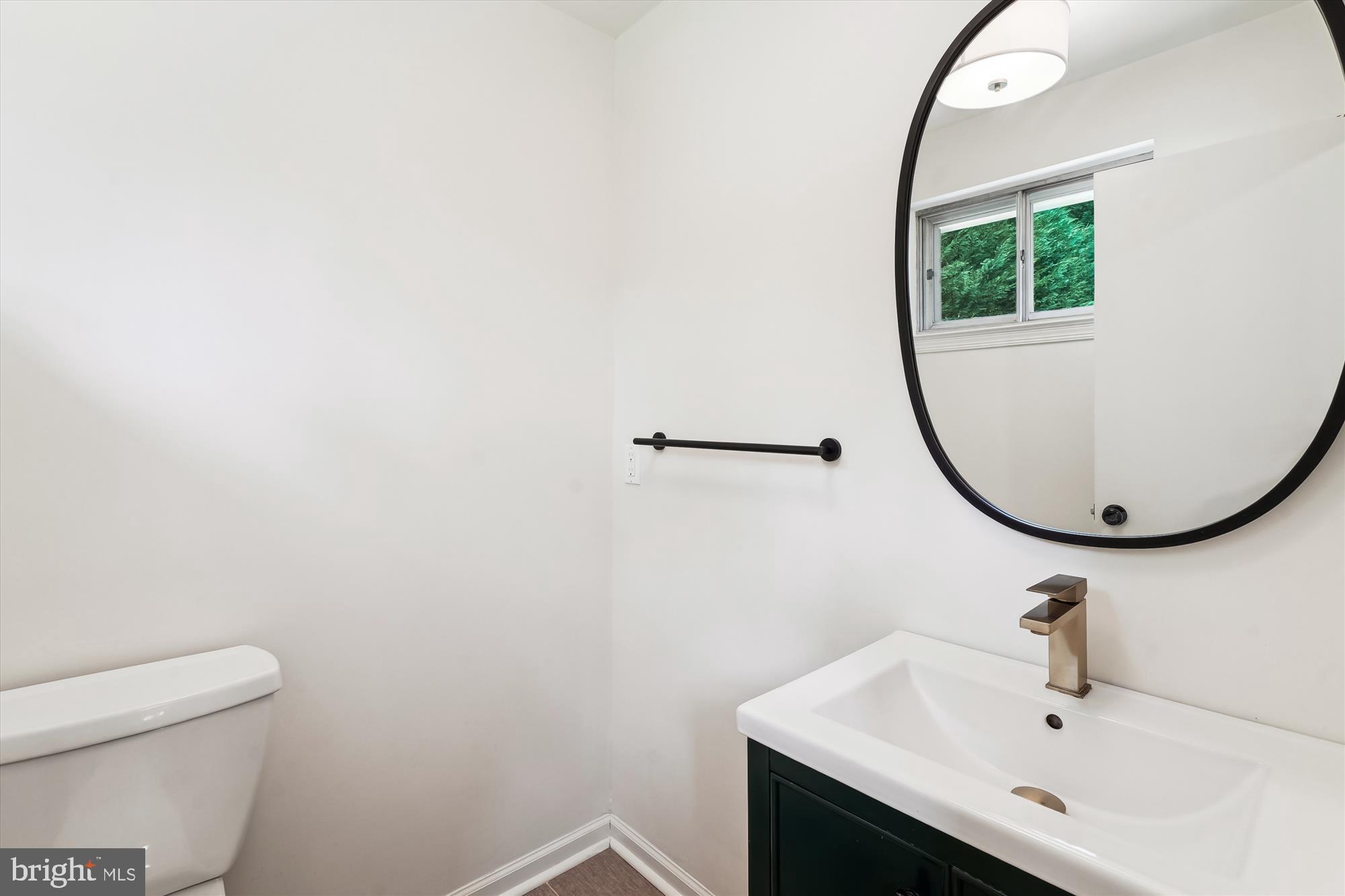 KINGS PARK WEST - Residential Lease