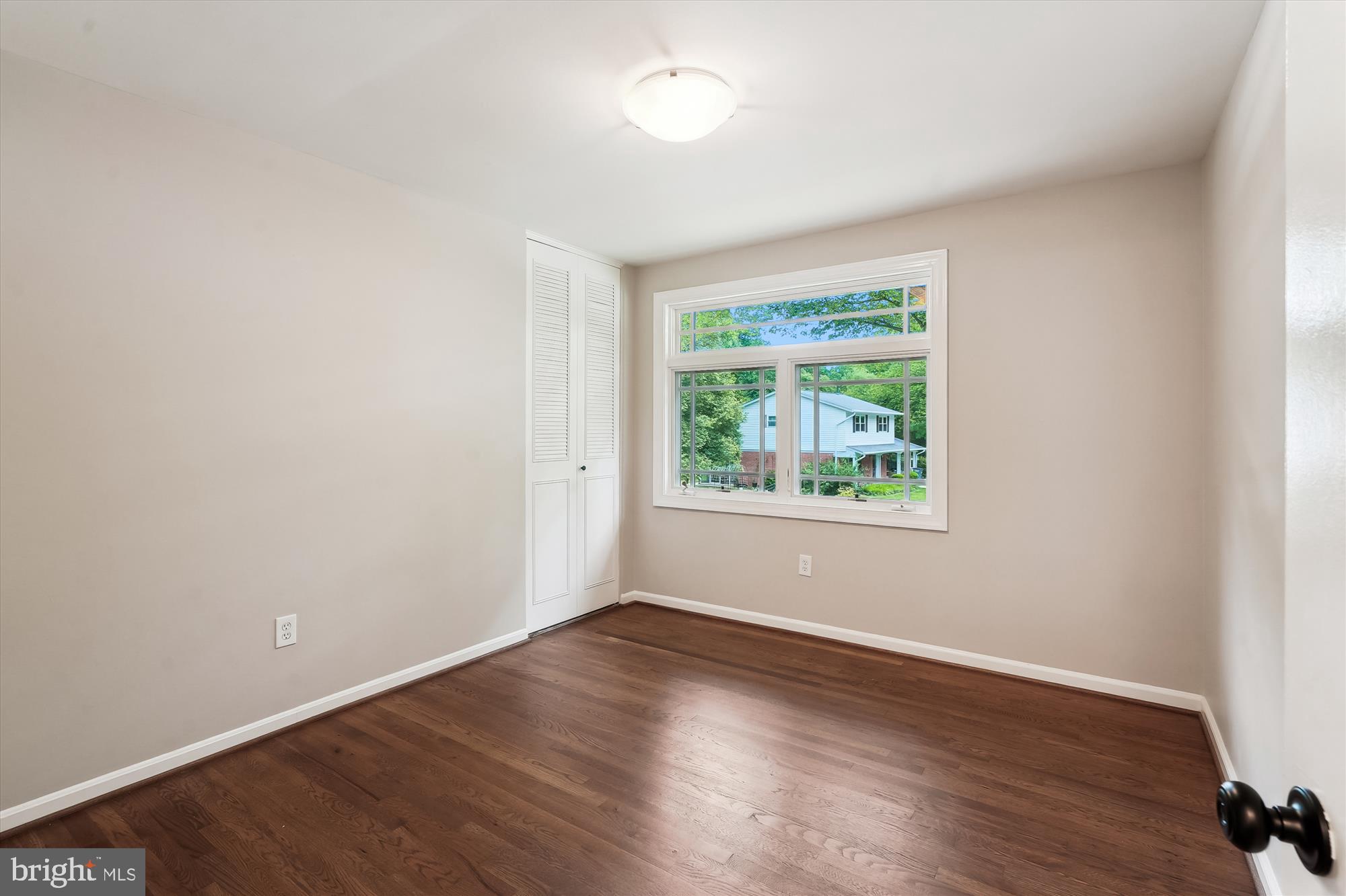 KINGS PARK WEST - Residential Lease