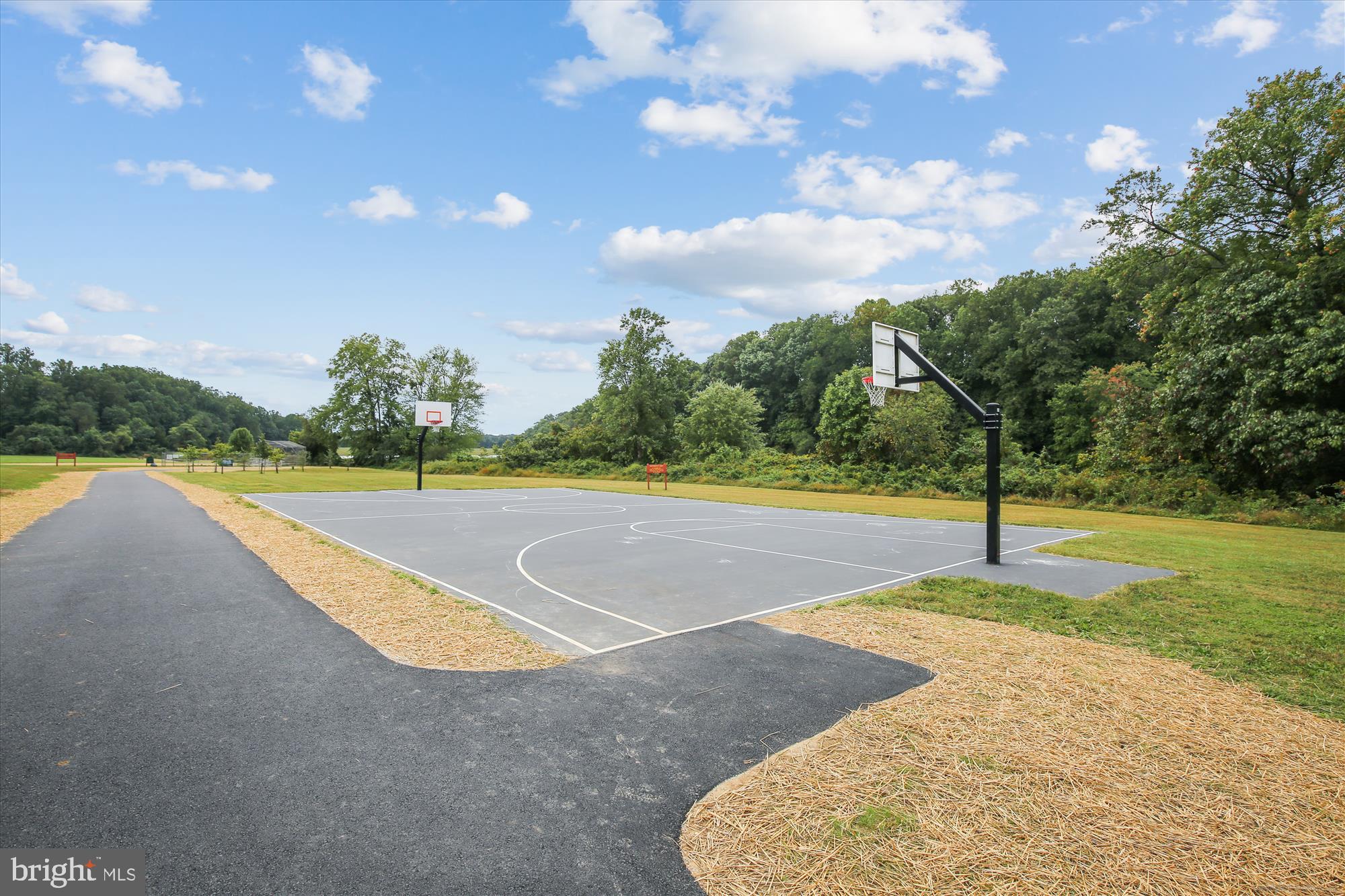 KINGS PARK WEST - Residential Lease