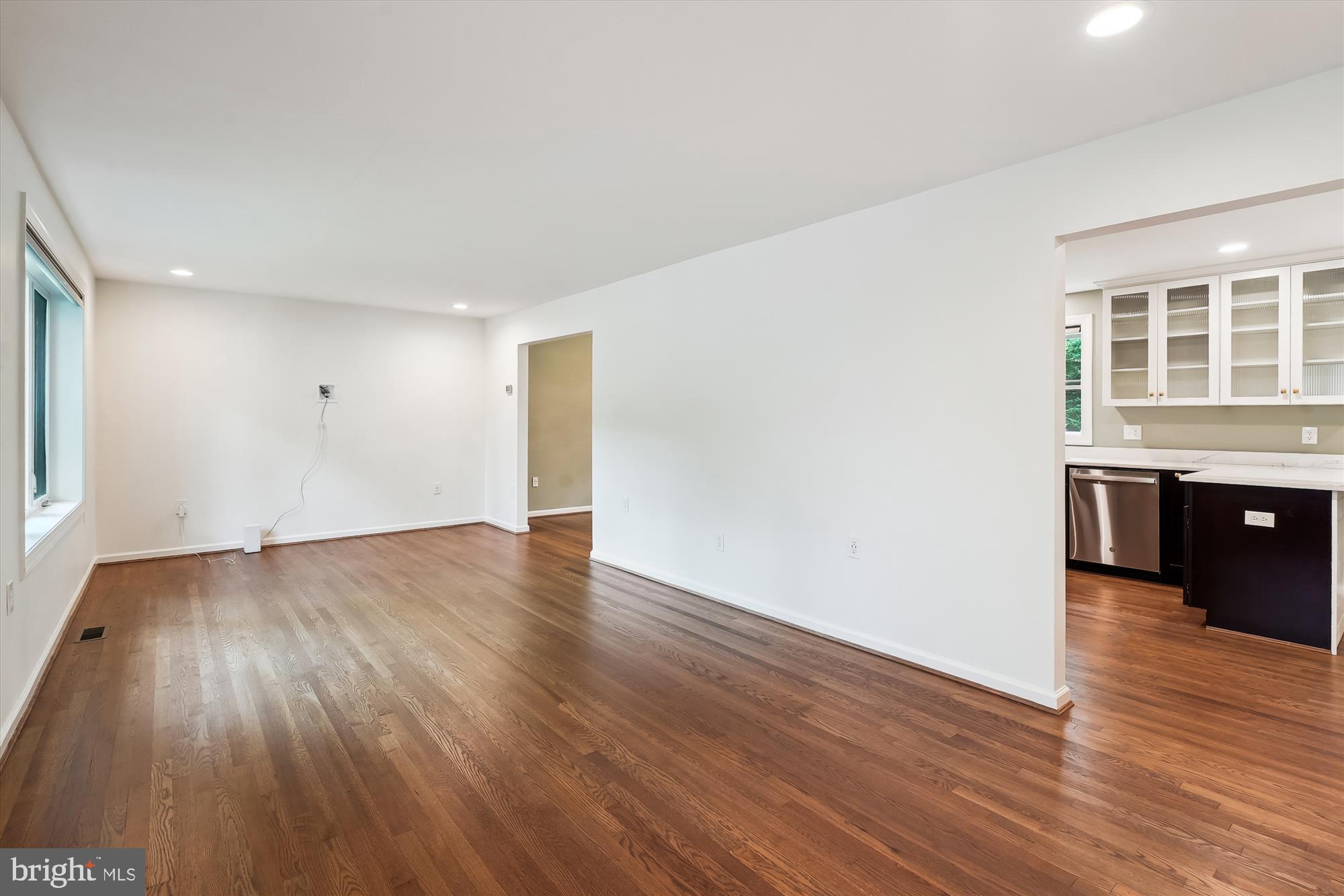 KINGS PARK WEST - Residential Lease