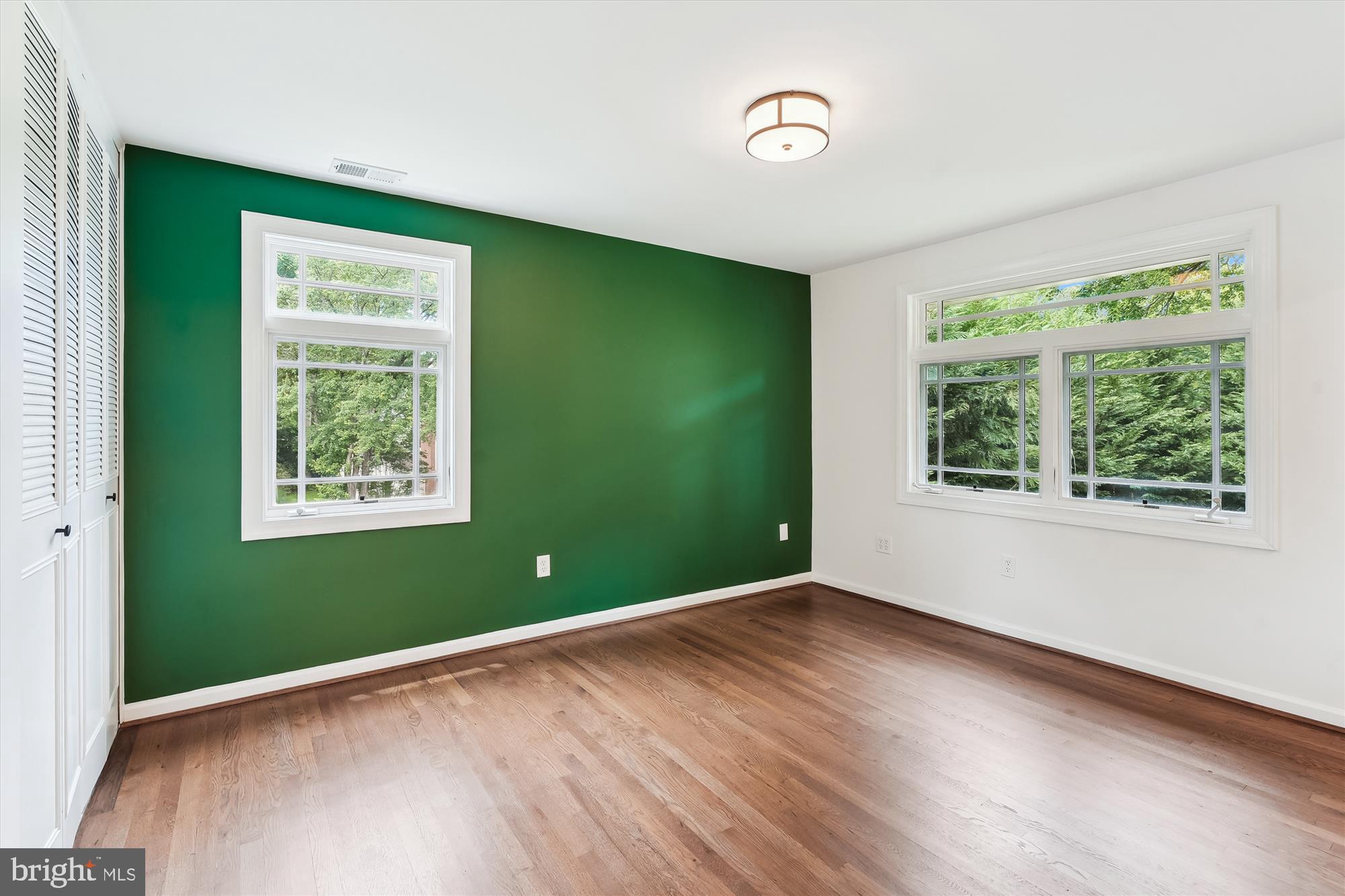 KINGS PARK WEST - Residential Lease