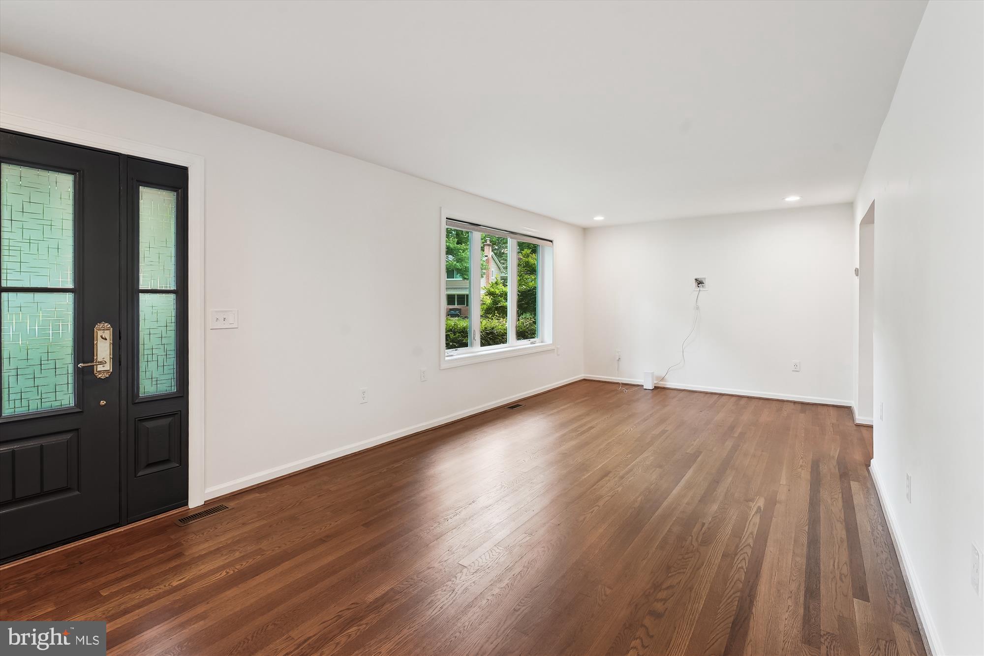 KINGS PARK WEST - Residential Lease