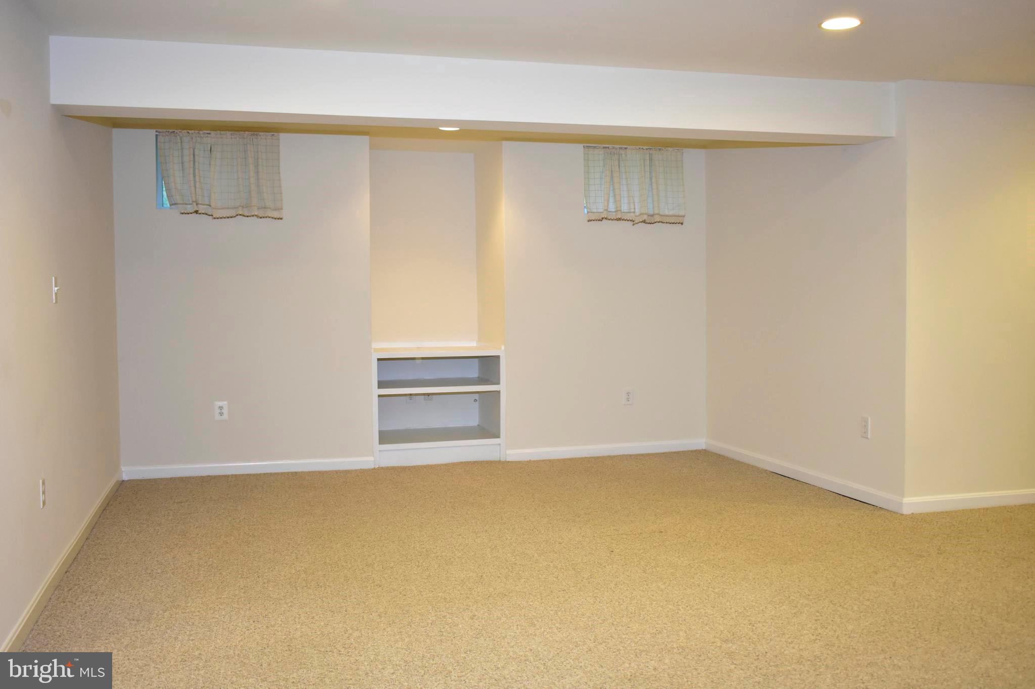 WOODLANDS OF FAIR LAKES - Residential