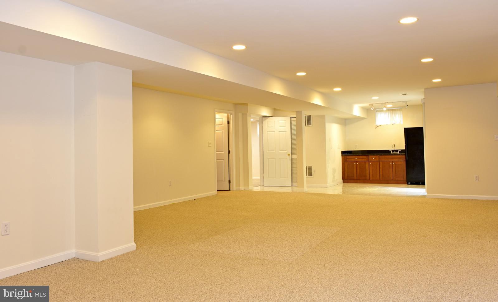 WOODLANDS OF FAIR LAKES - Residential