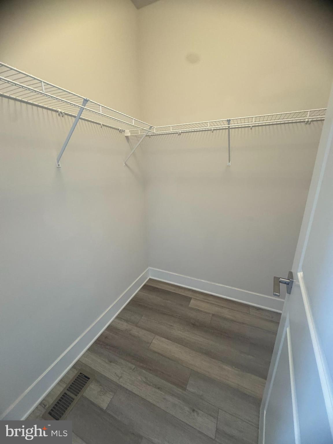 MACALLAN CROSSING - Residential Lease