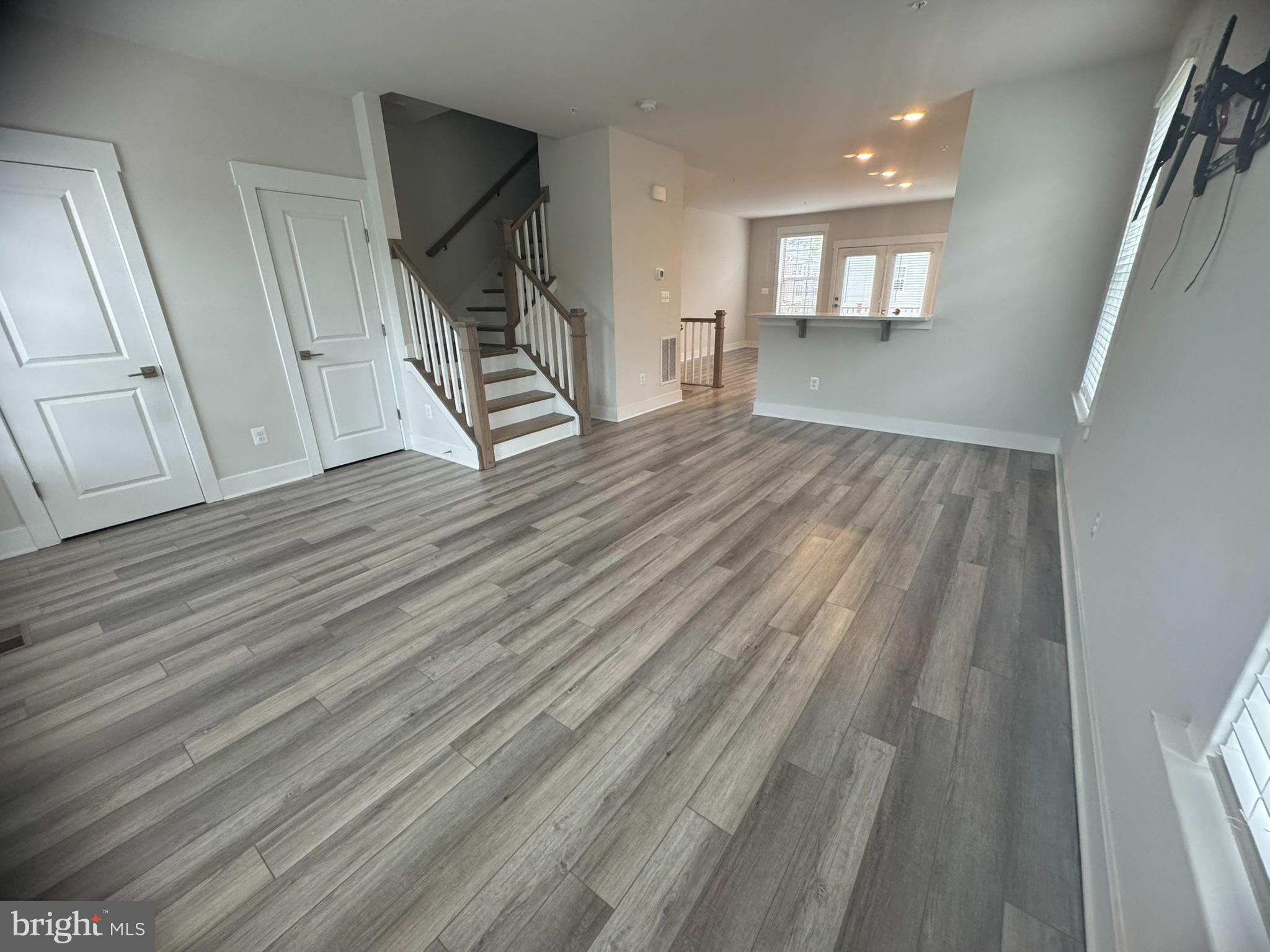 MACALLAN CROSSING - Residential Lease