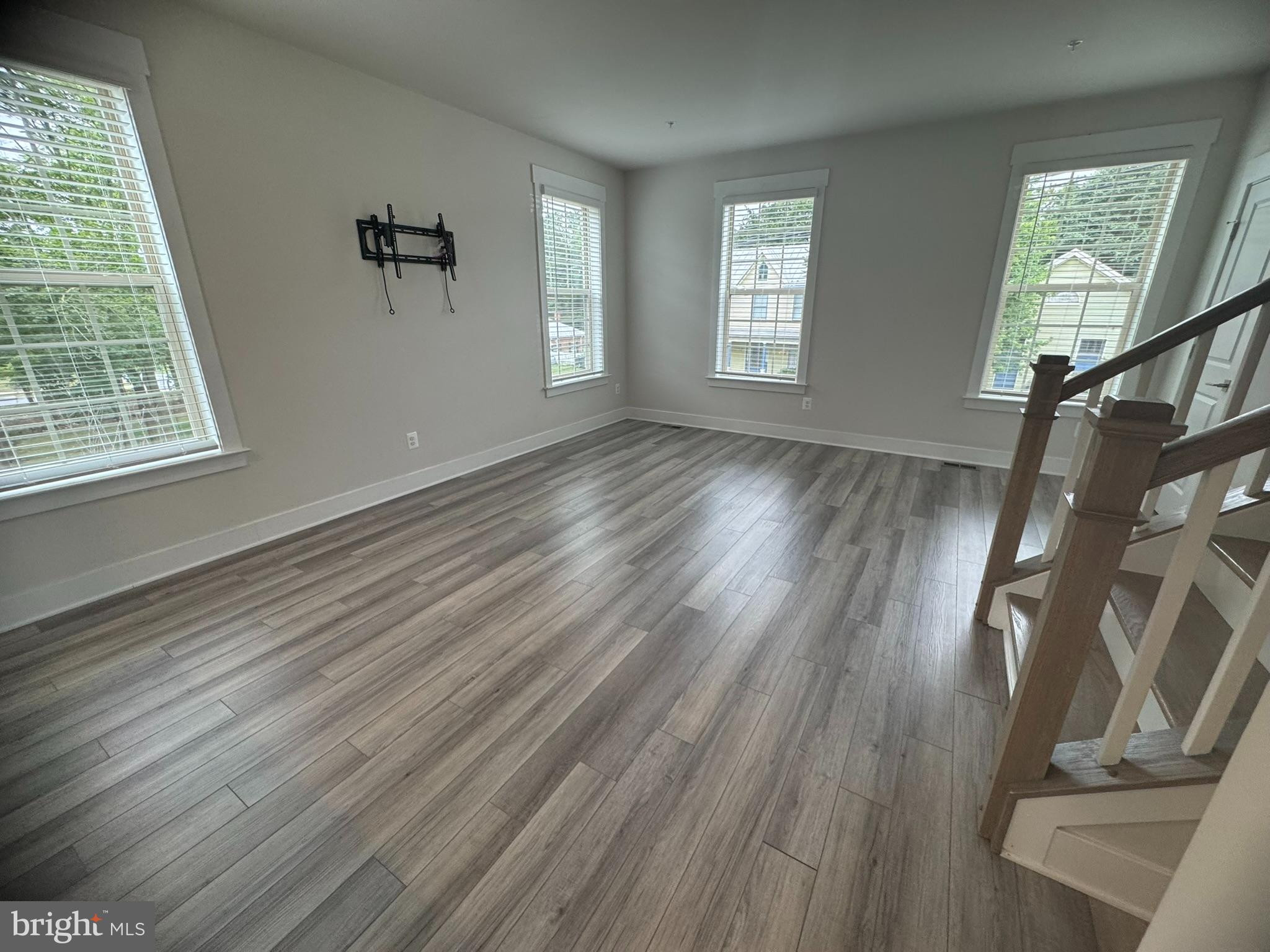 MACALLAN CROSSING - Residential Lease