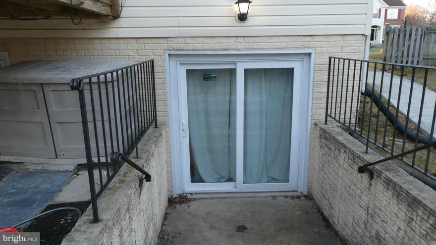 Private Basement Suite with basement entrance for rent in a single-family home. Living/dining room, 1 comfortable Bedroom, Kitchenette (Electric hotplate will be available before move-in date), 1 Full Bath, Dryer & Washer, Refrigerator, Storage.  On-street parking. NO PETS ALLOWED and NO SMOKING. Minutes to I66, Rt 29, Bristow and Haymarket, and Virginia Gateway Shopping Center with major retailers, restaurants, convenience store, cleaners, child daycare, fitness facilities, and much more! What more could you ask for? Yes, all utilities are included with rent.