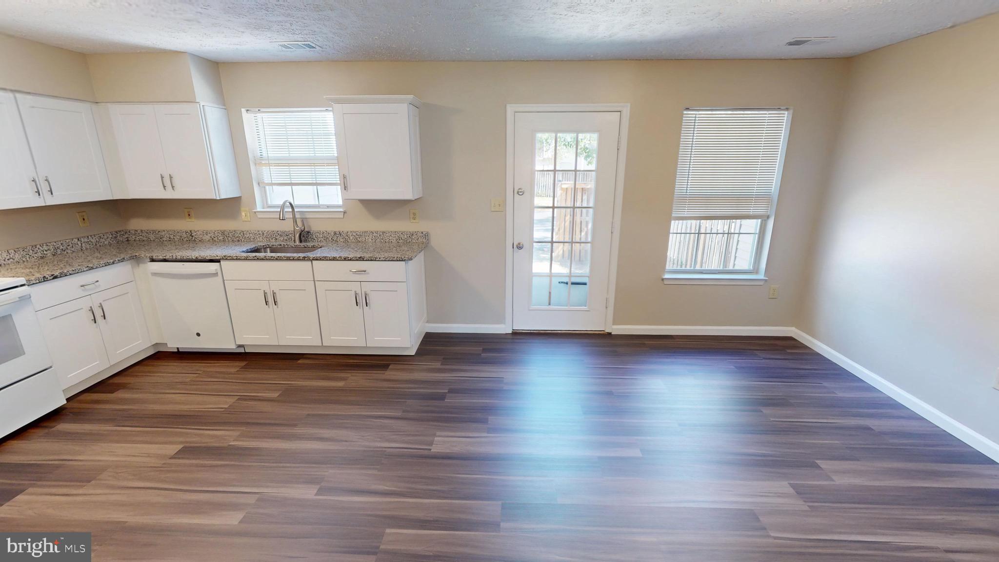 ST CHARLES SUB - HAMPSHIRE - Residential