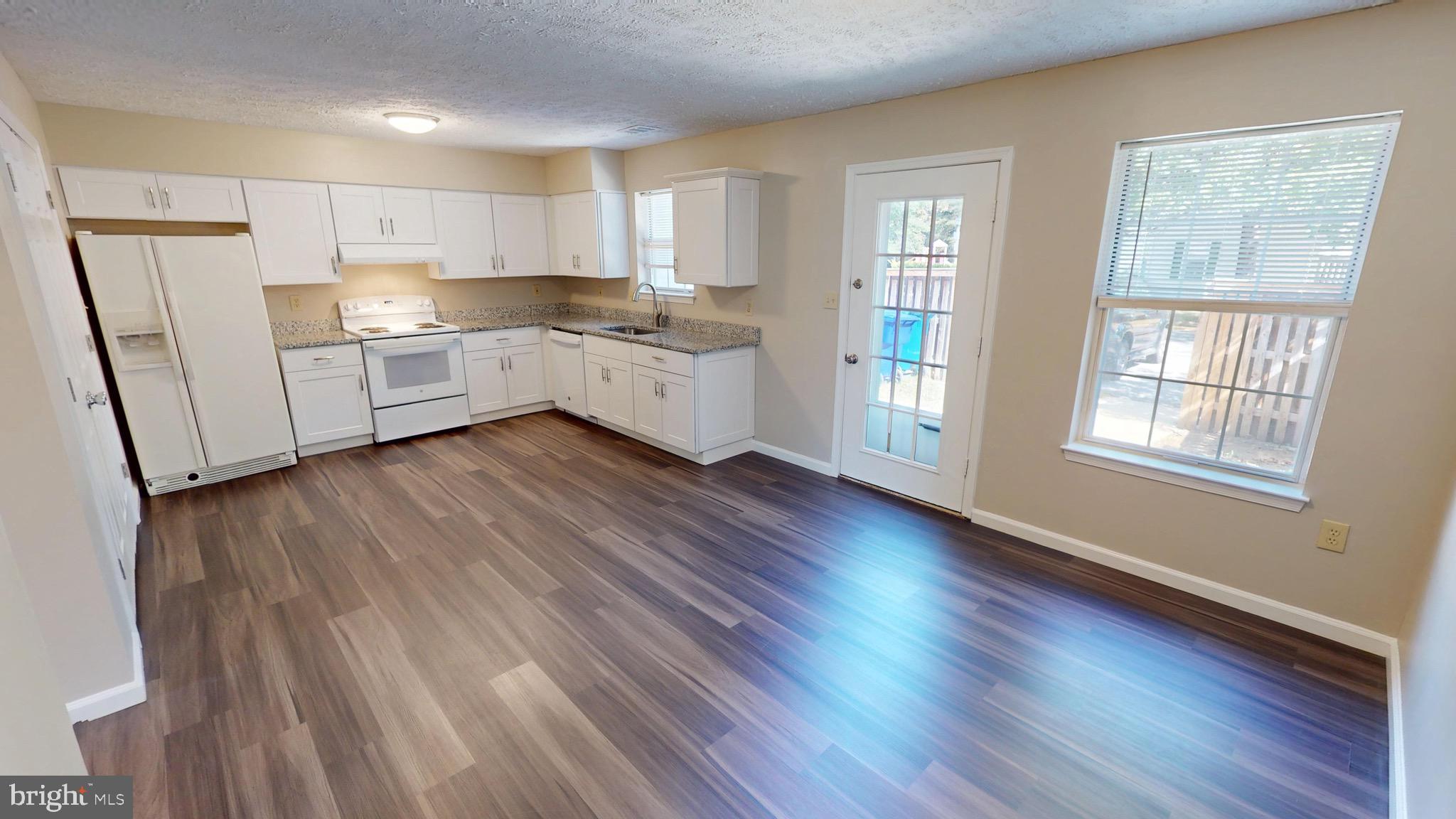 ST CHARLES SUB - HAMPSHIRE - Residential