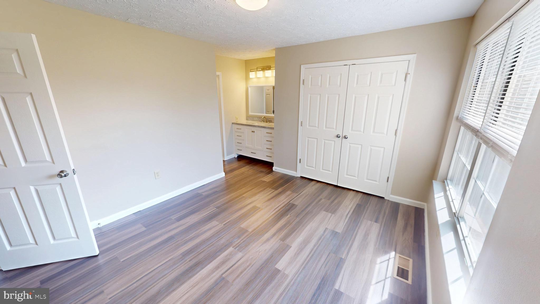 ST CHARLES SUB - HAMPSHIRE - Residential