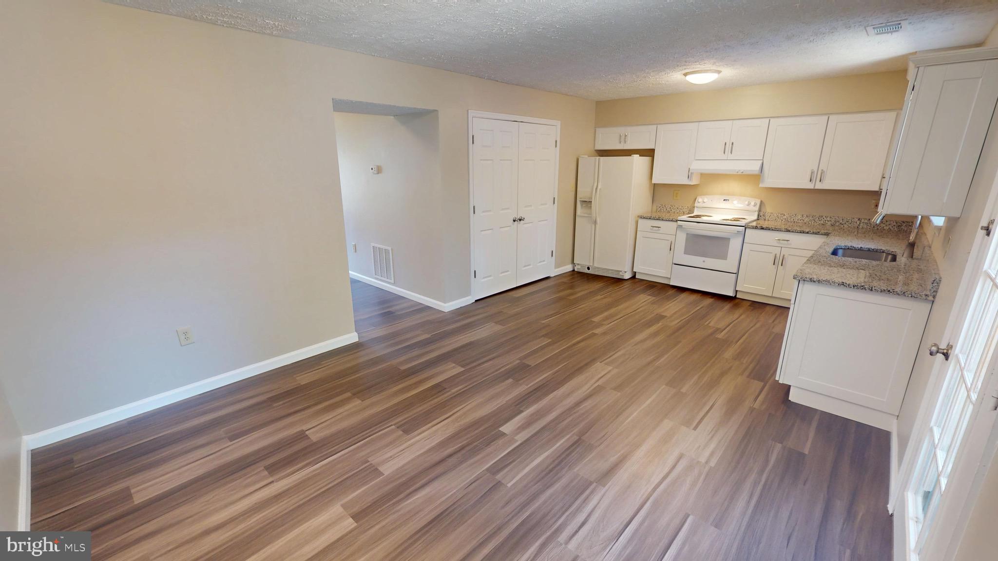 ST CHARLES SUB - HAMPSHIRE - Residential