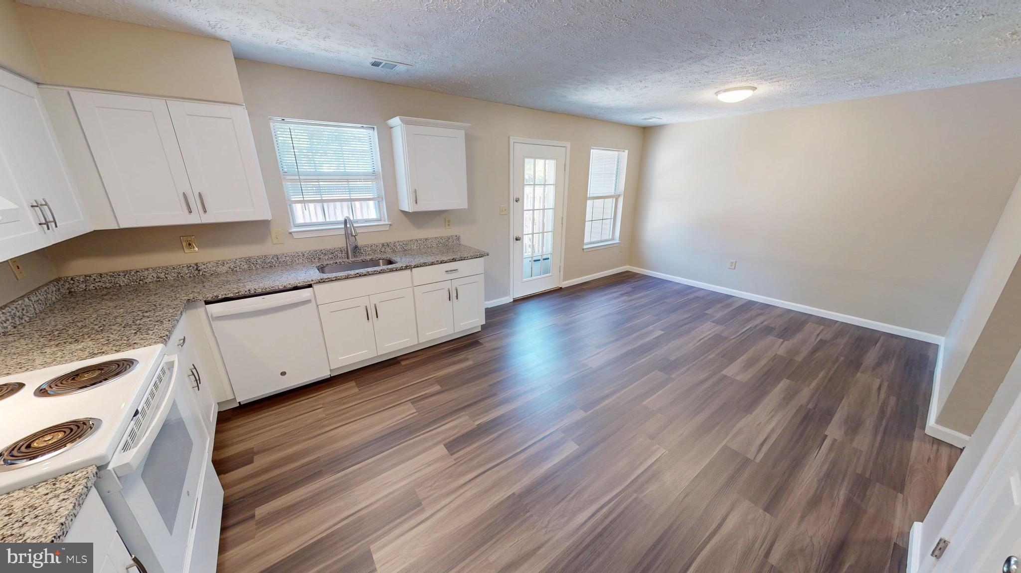 ST CHARLES SUB - HAMPSHIRE - Residential