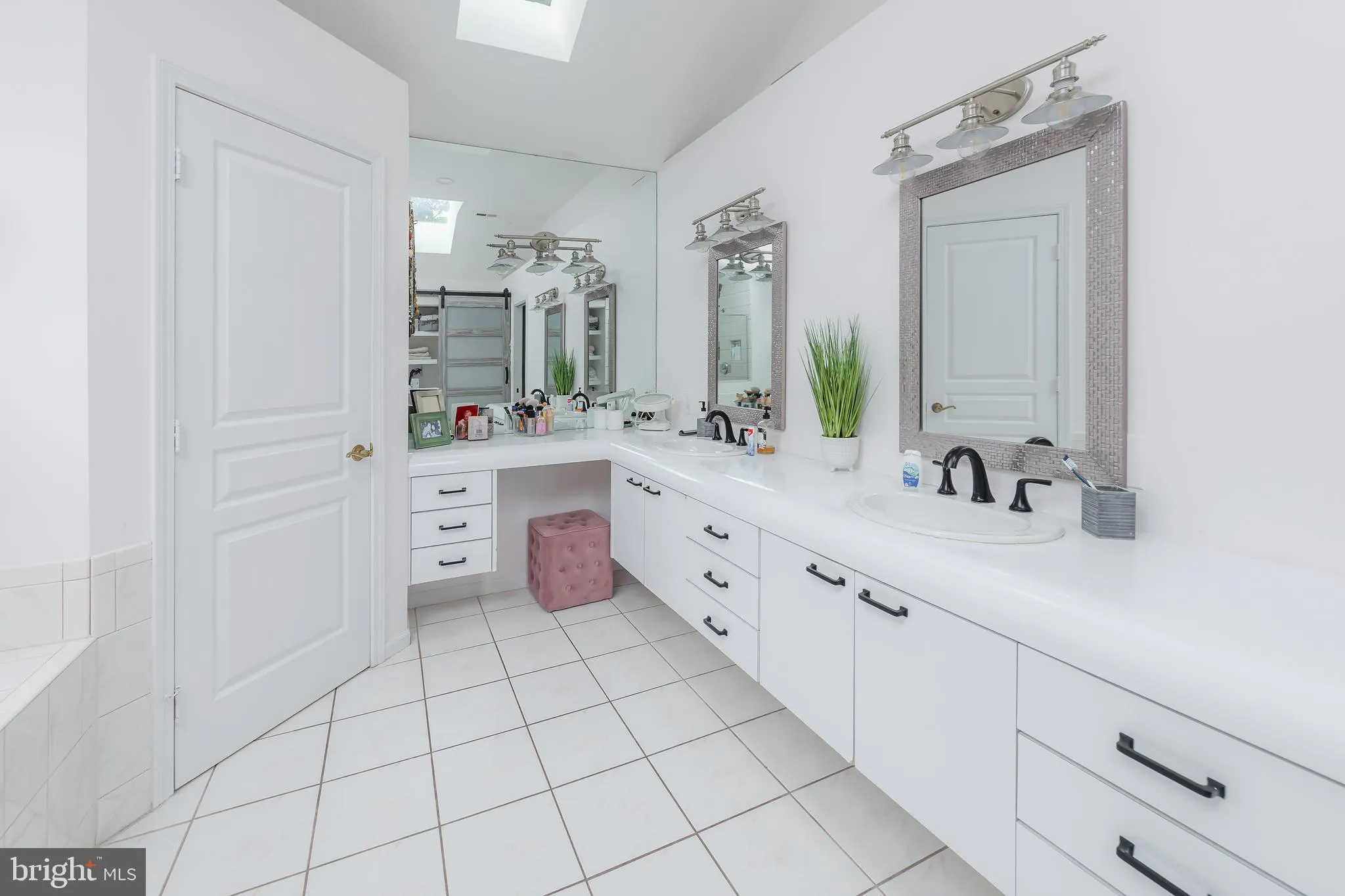 Cherry Hill, New Jersey 08003, United States, 4 Bedrooms Bedrooms, ,5 BathroomsBathrooms,Residential,Active,175225