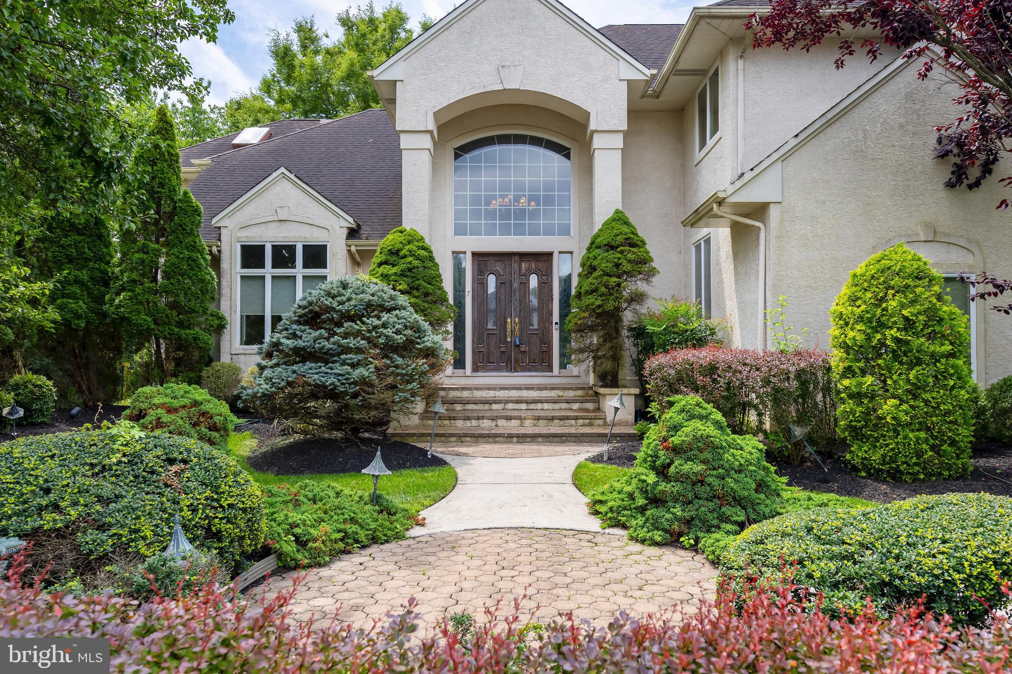 7 CAMEO COURT
