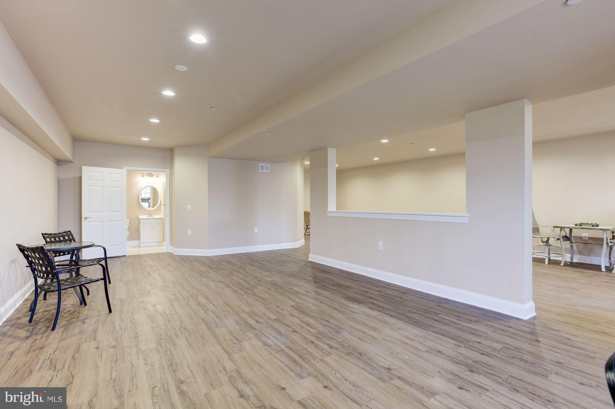 TOLLGATE VILLAGE - Residential